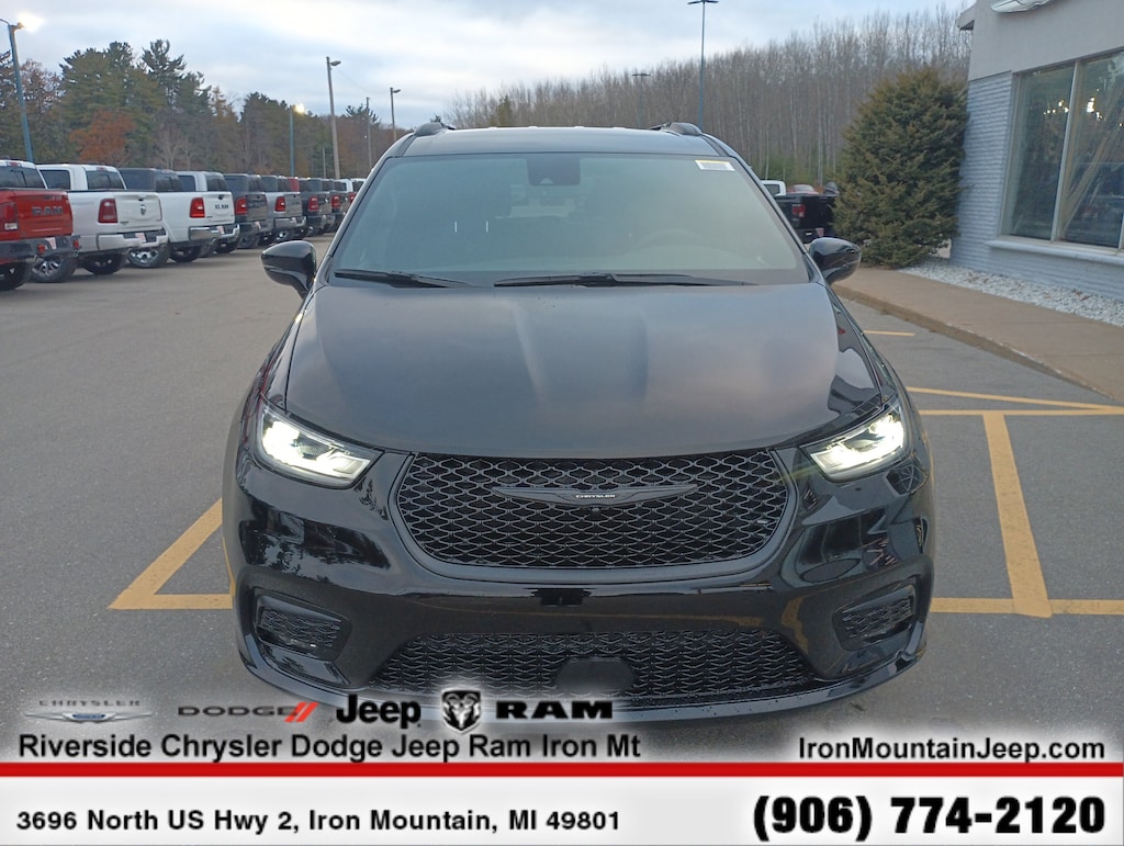 New 2026 Chrysler Pacifica Select Passenger Van