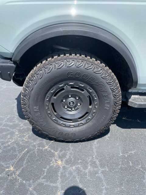2024 Ford Bronco Outer Banks photo 3