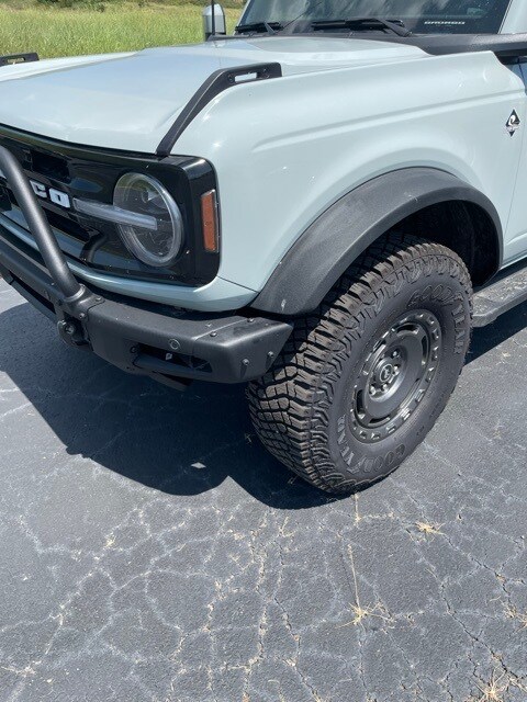 2024 Ford Bronco Outer Banks photo 2