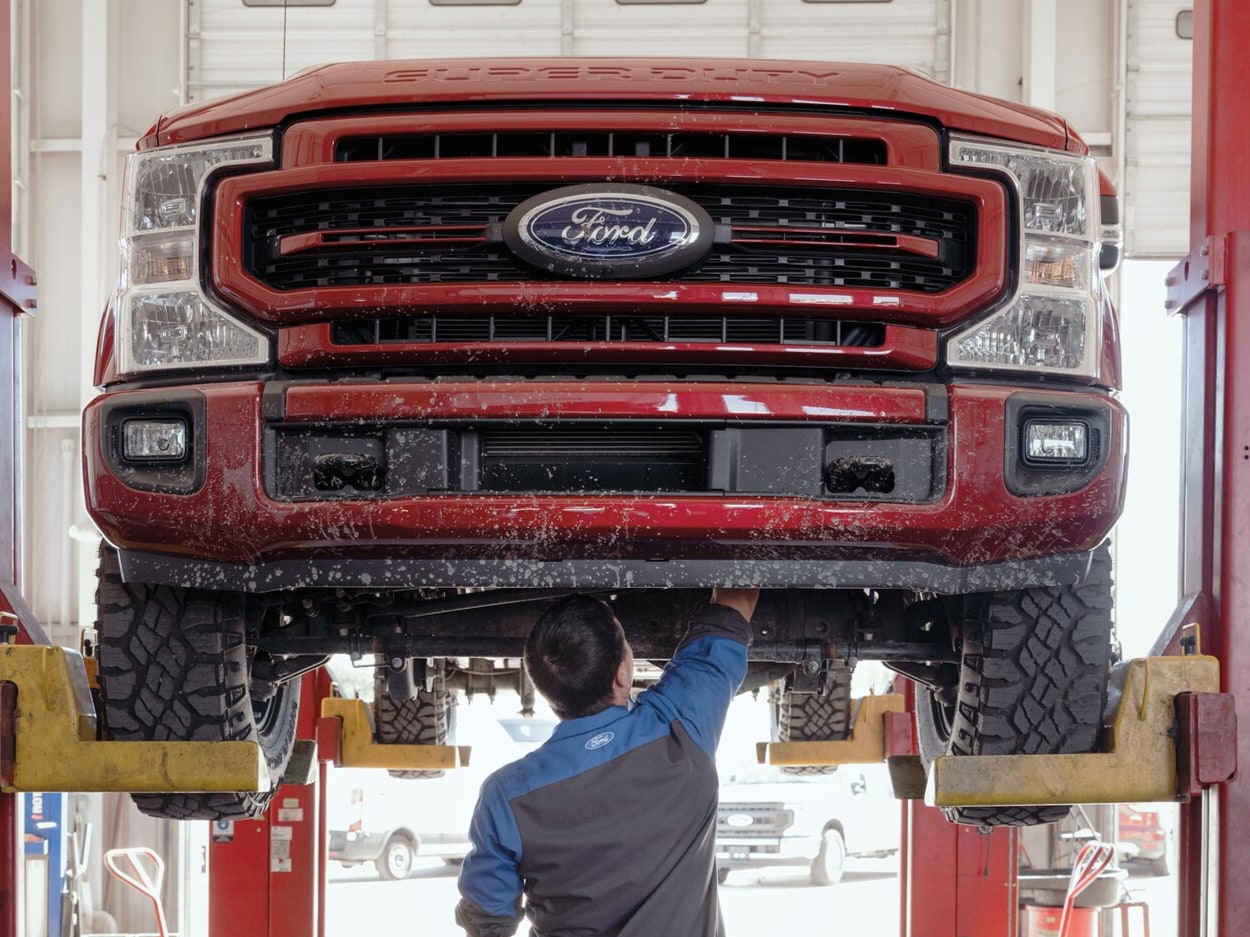 Riverside%20Autoplex%20Ford%203%20-%20Service%20on%20F-150-1250x938.jpeg