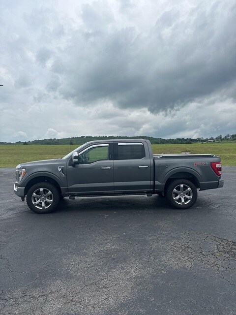 2022 Ford F-150 Lariat photo 2