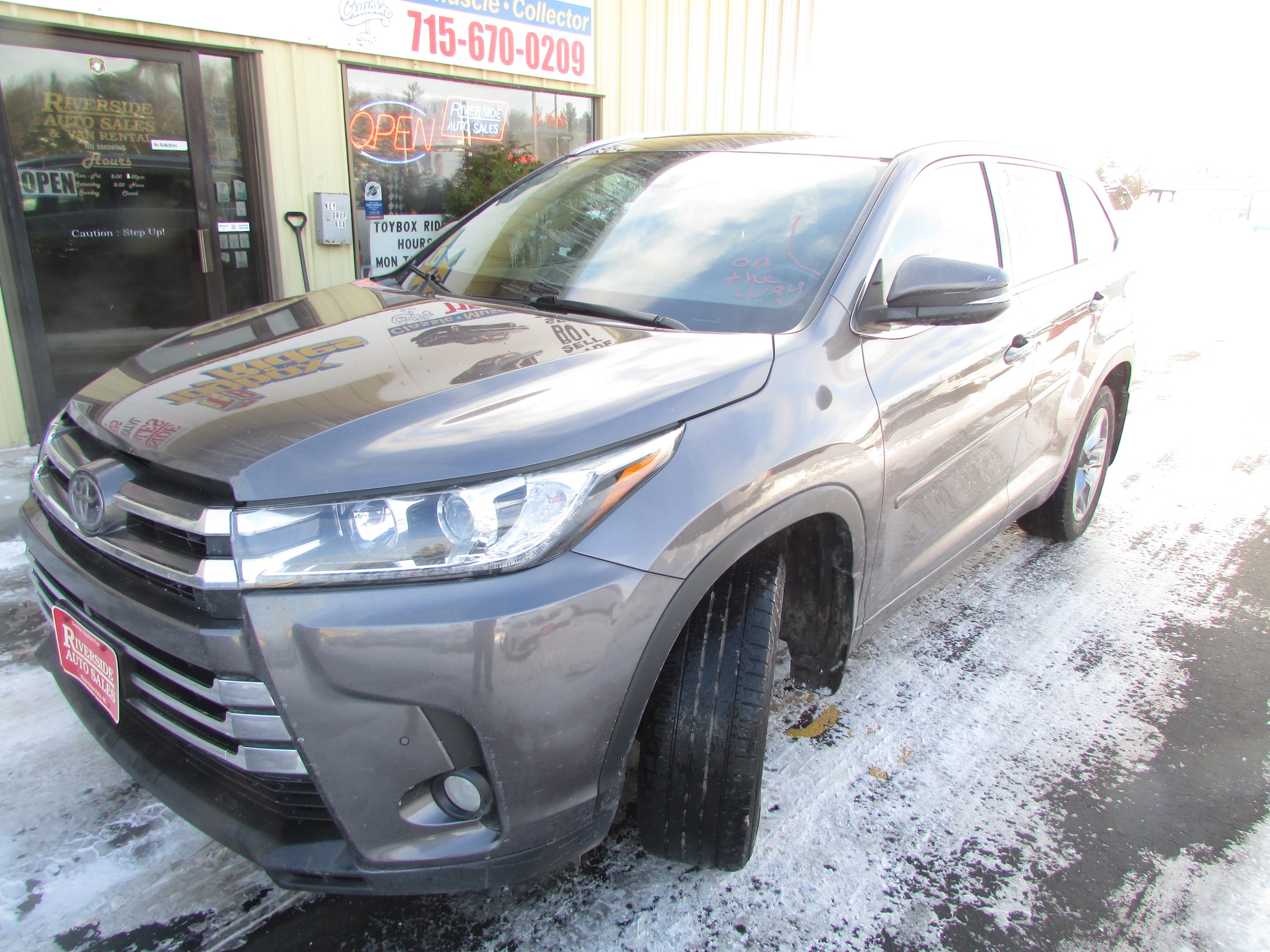 2018 Toyota Highlander Limited Platinum's photo