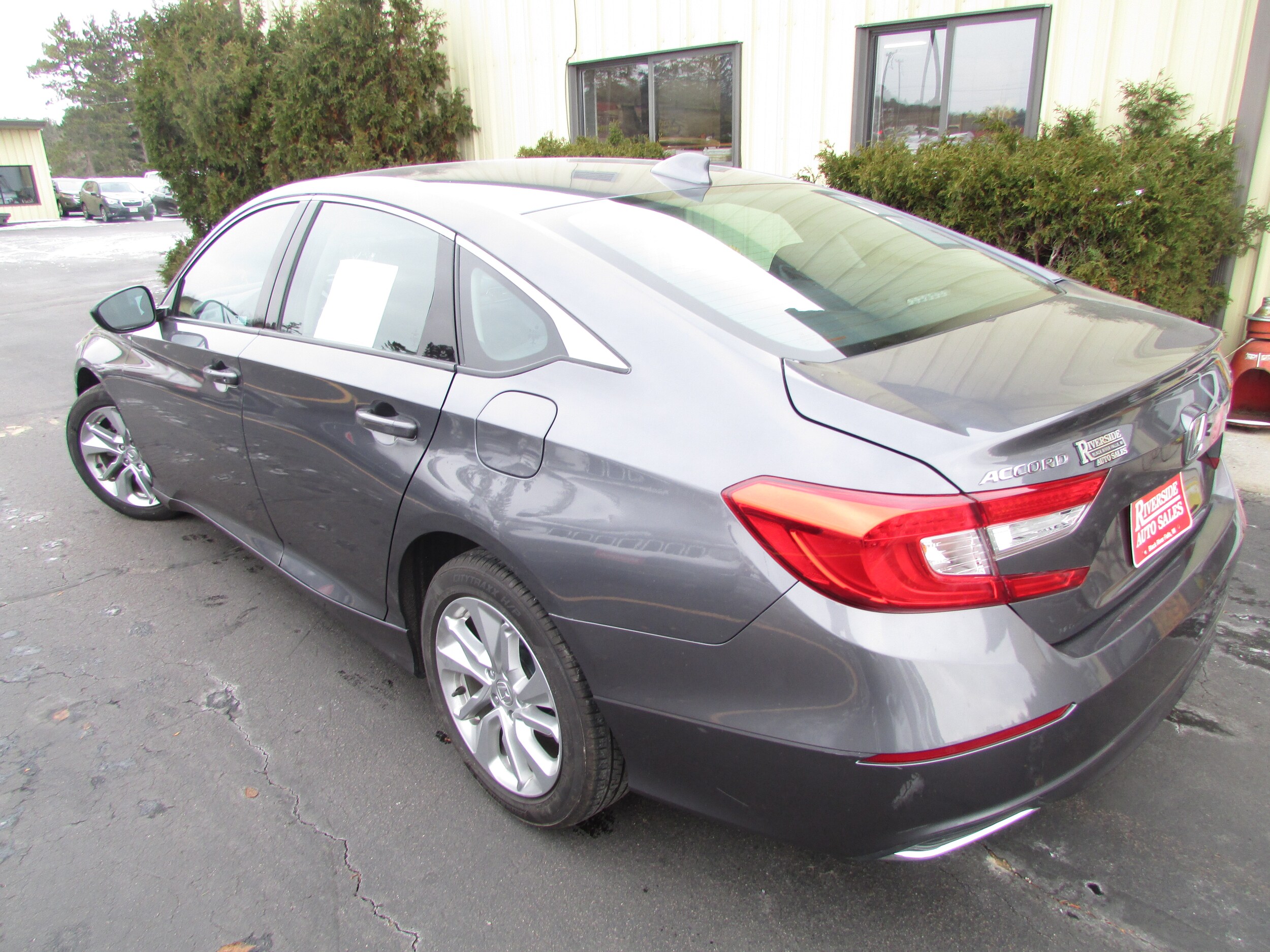 2018 Honda Accord LX 1.5T photo 3