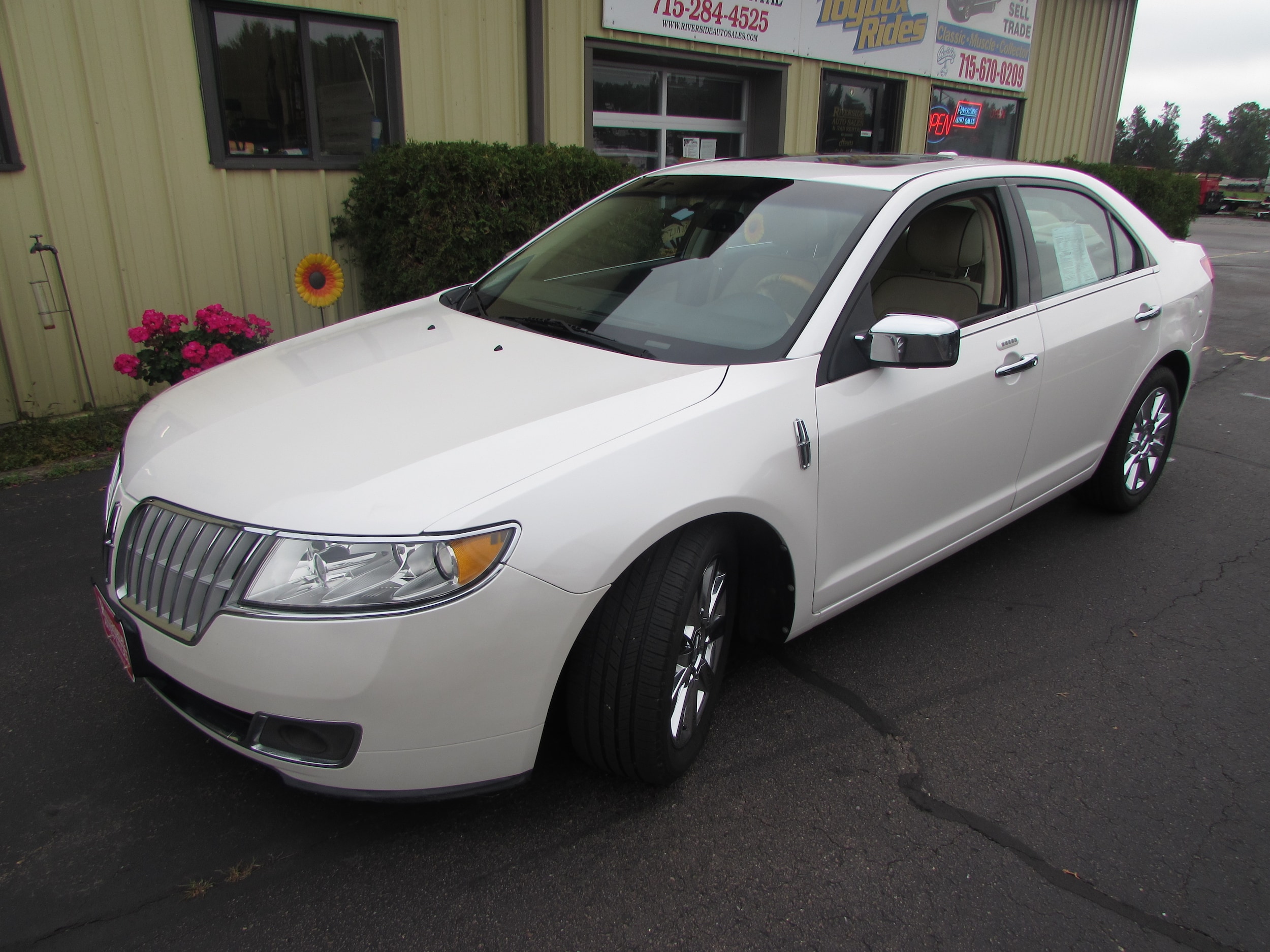 2012 Lincoln MKZ Base