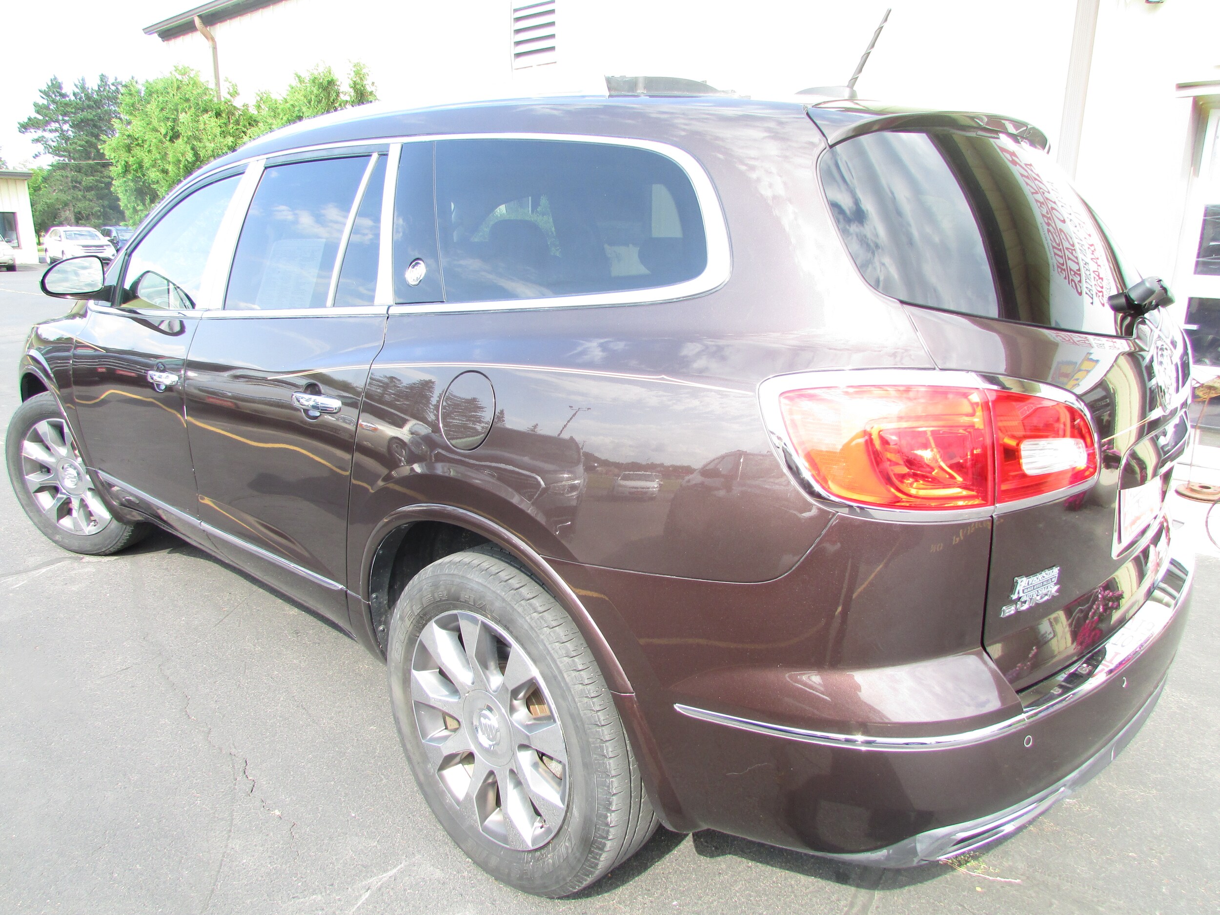 2017 Buick Enclave Leather photo 2