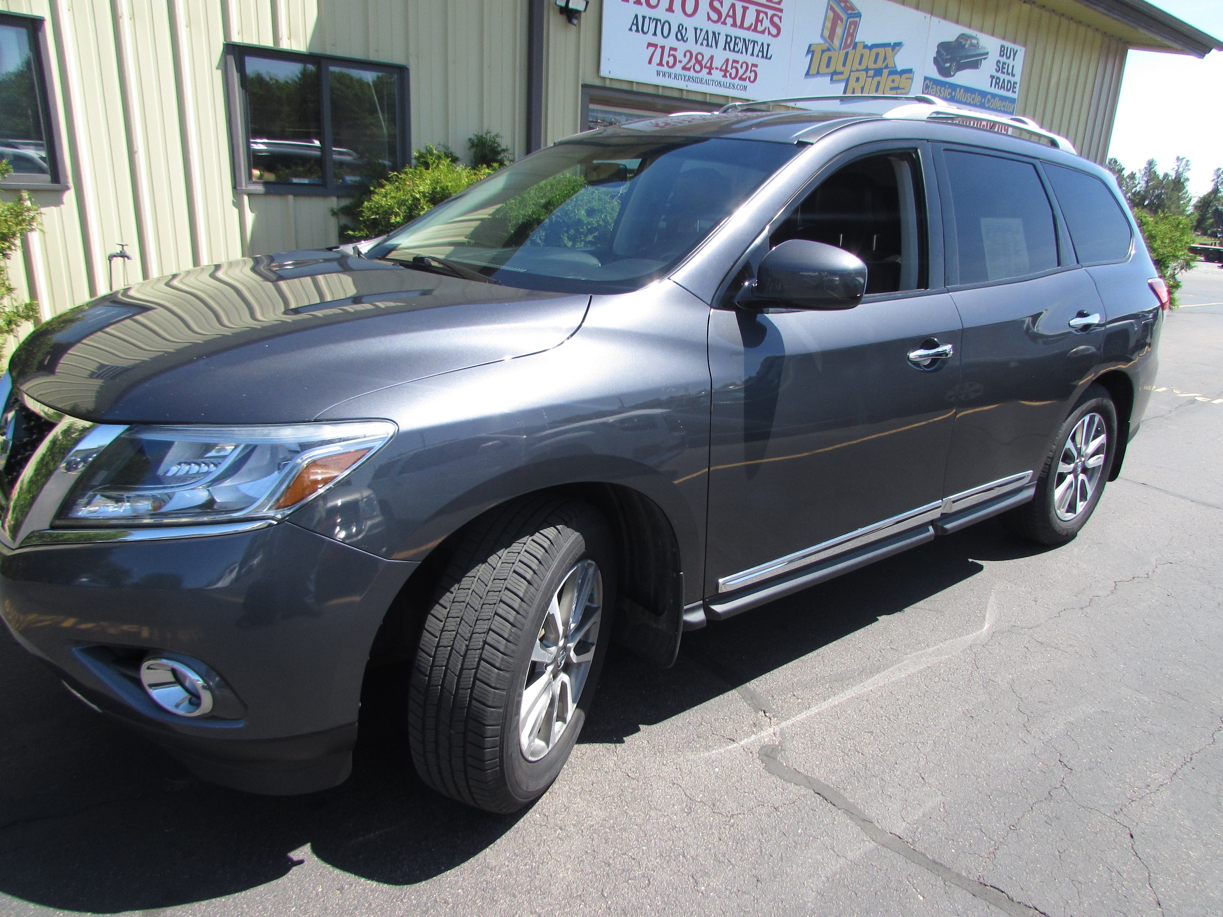 2013 Nissan Pathfinder SL 4WD's photo