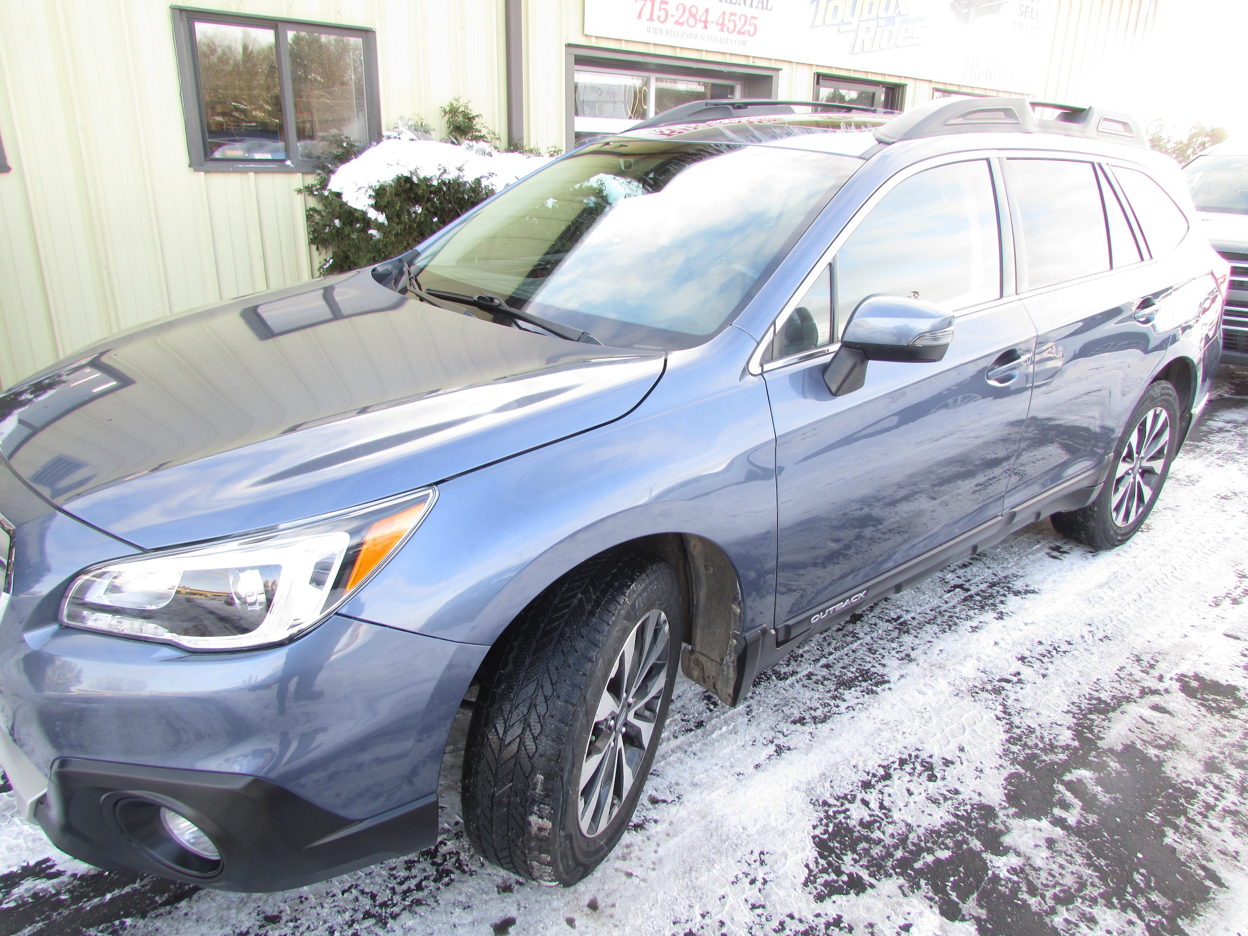 2016 Subaru Outback Limited's photo