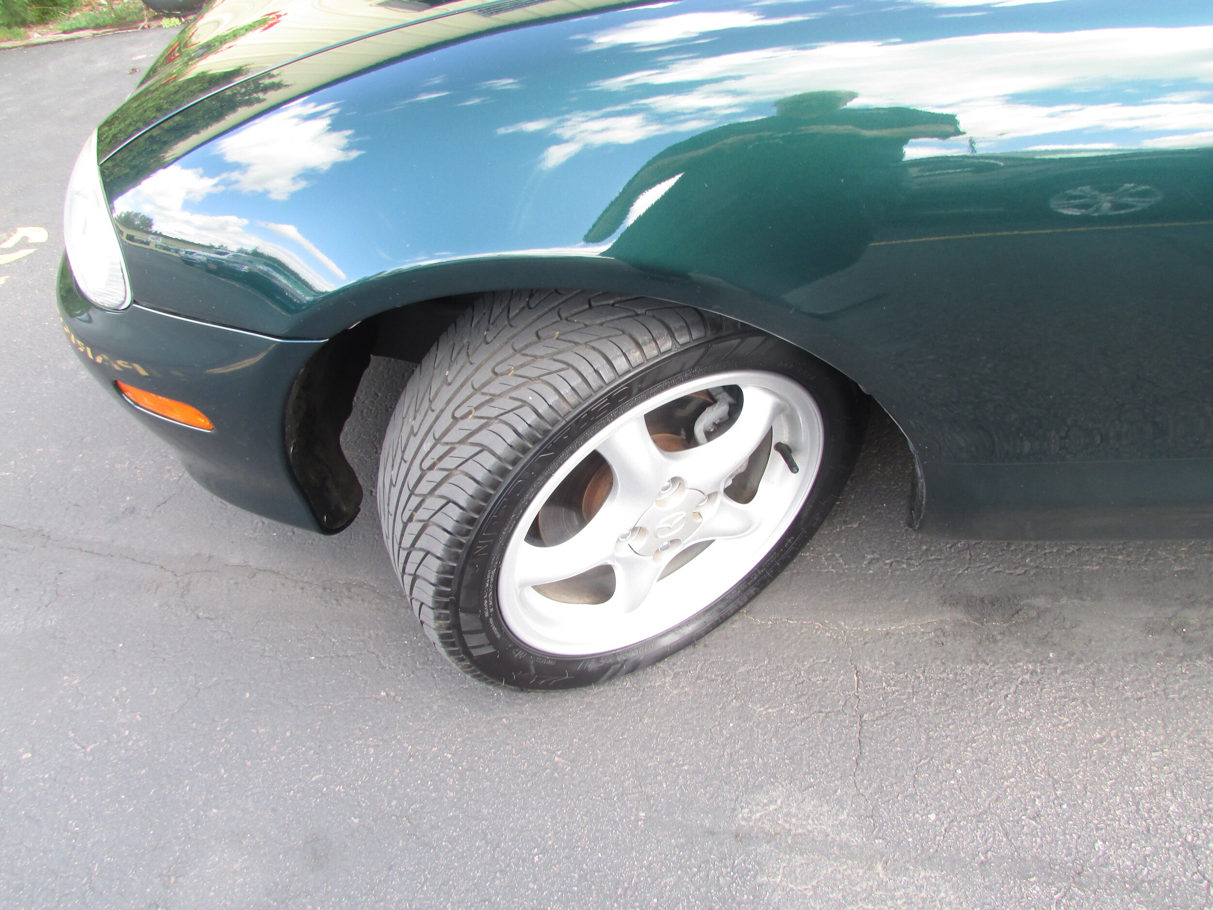 2002 Mazda MX-5 Miata Miata LS photo 2