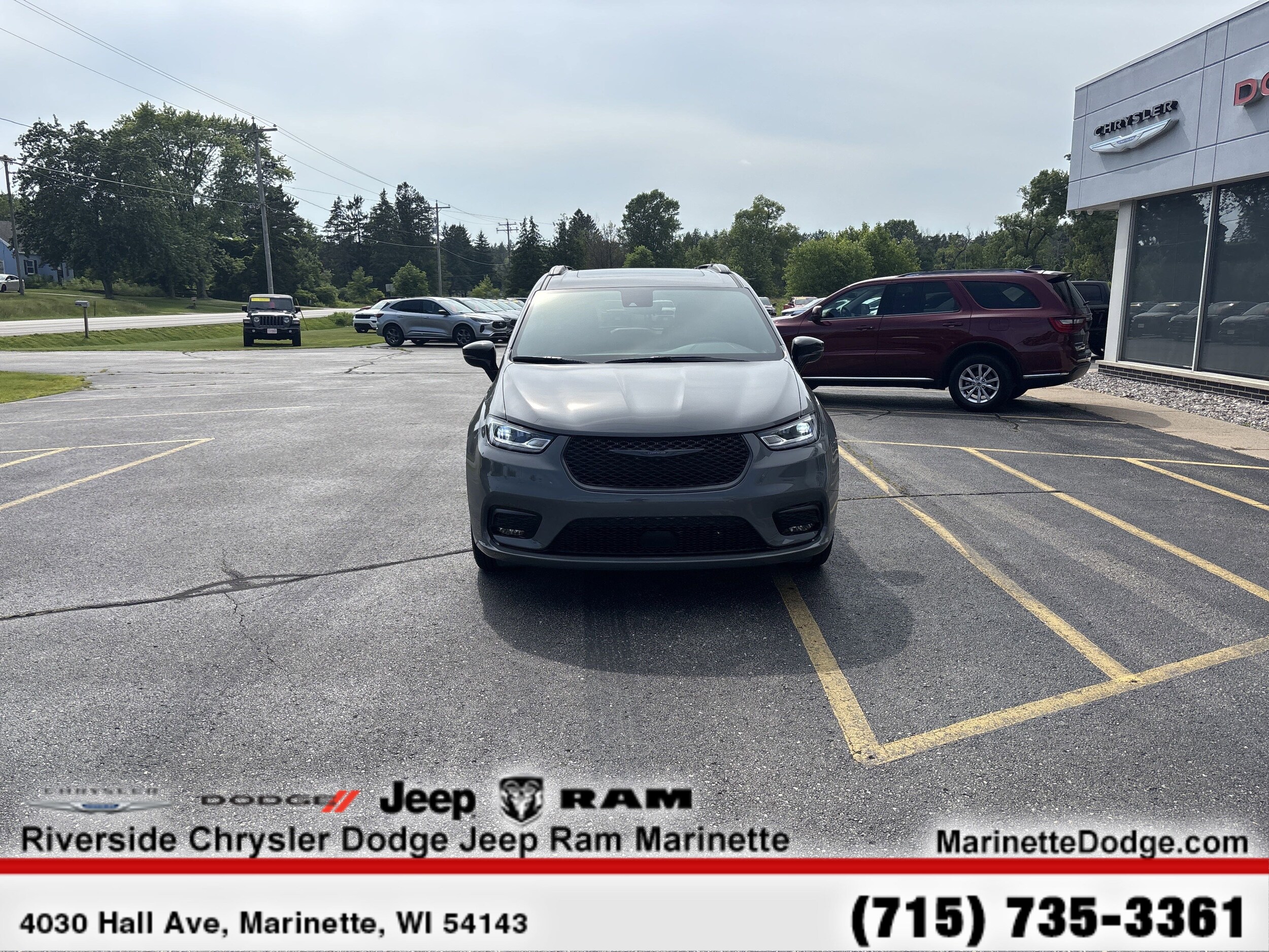 2025 Chrysler Pacifica Limited photo 2