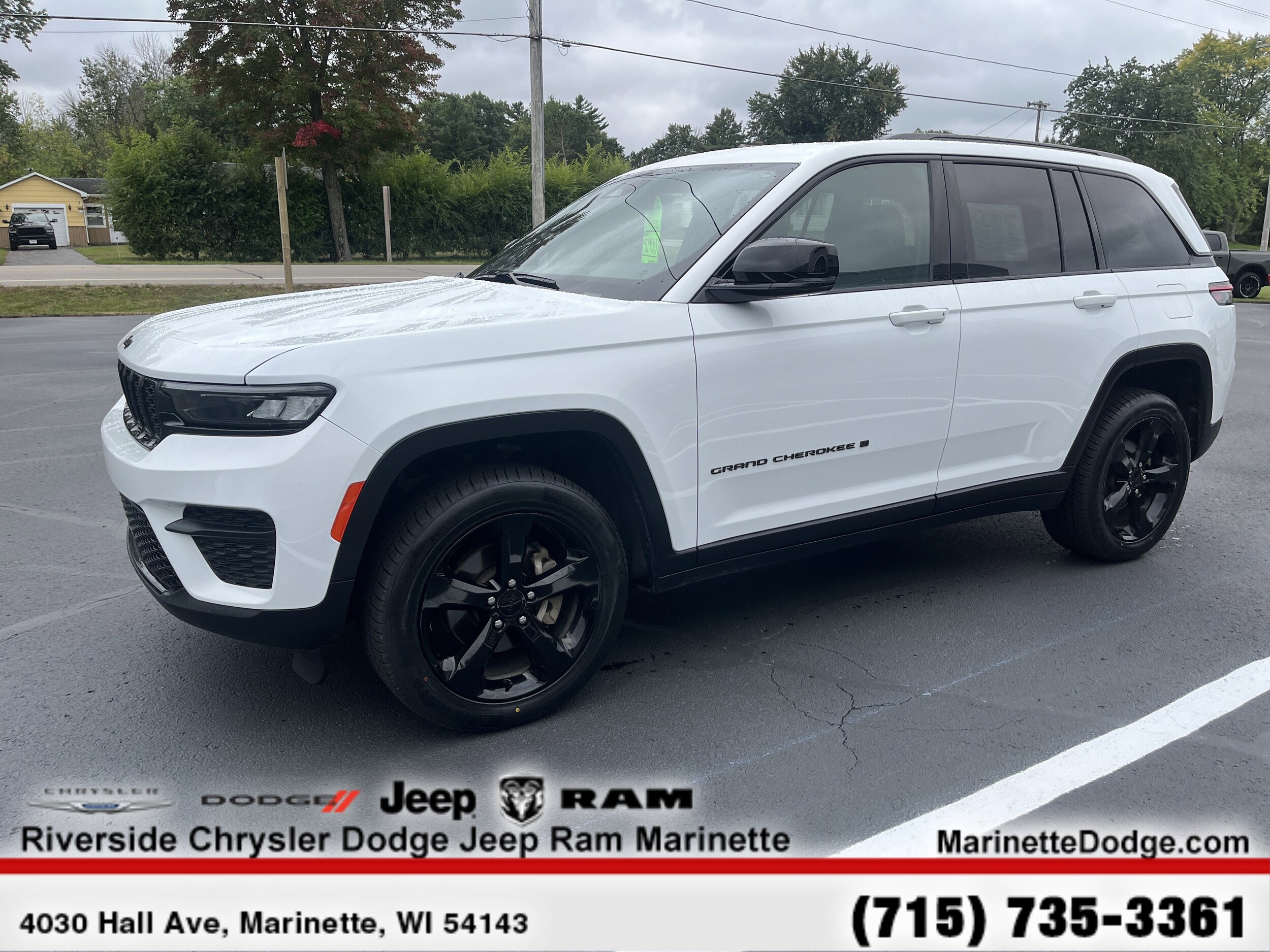 2024 Jeep Grand Cherokee Altitude photo 2