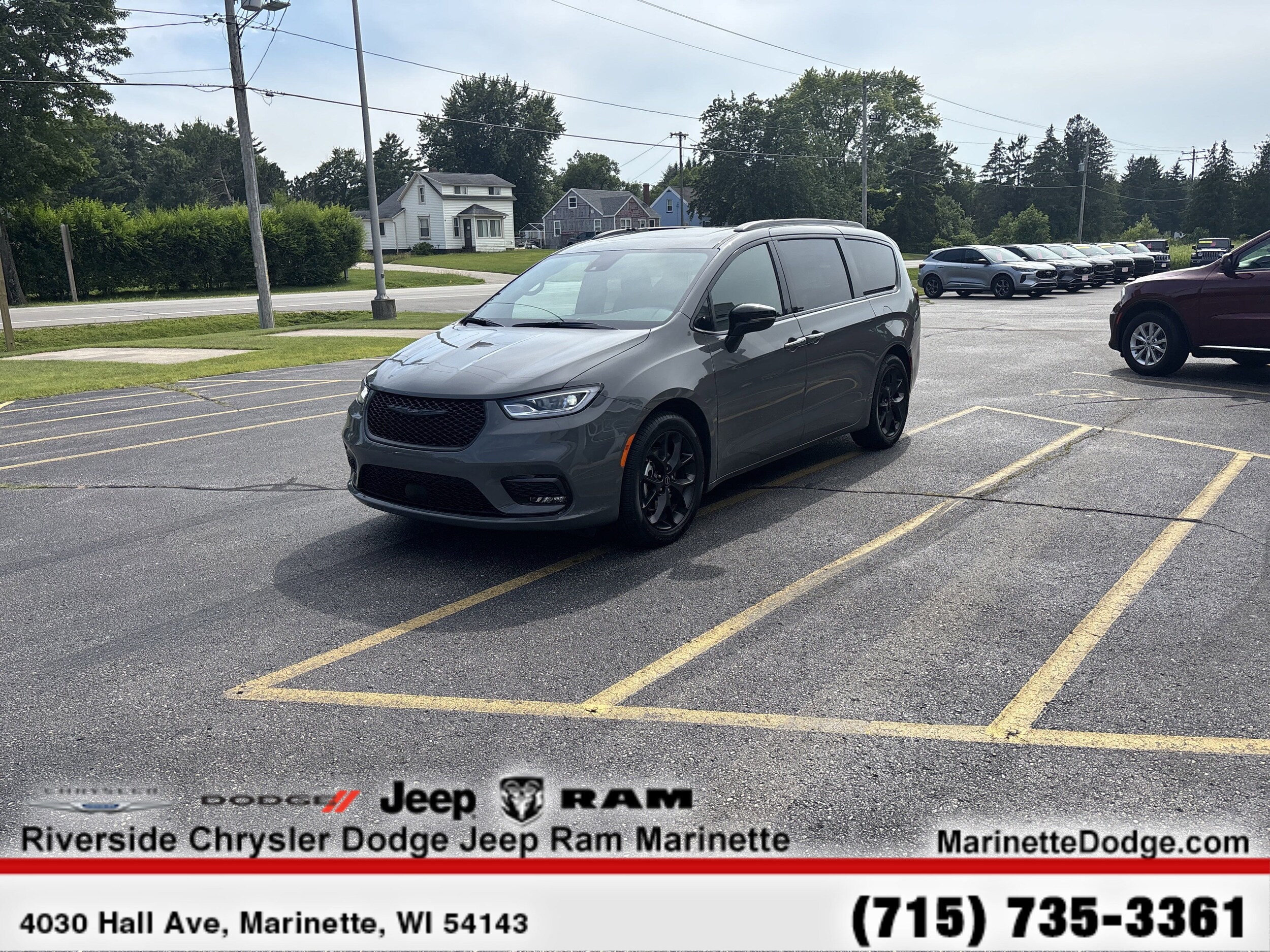 2025 Chrysler Pacifica Limited photo 3