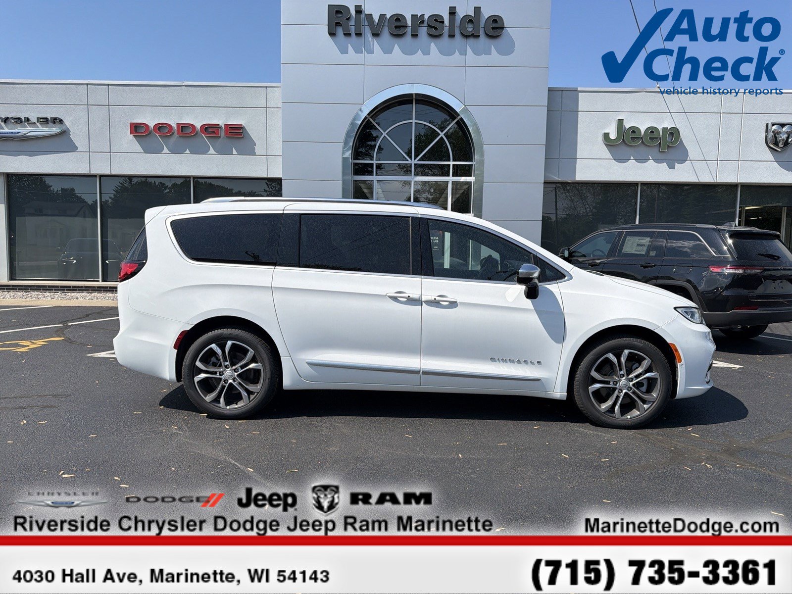 2026 Chrysler Pacifica Pinnacle AWD's photo