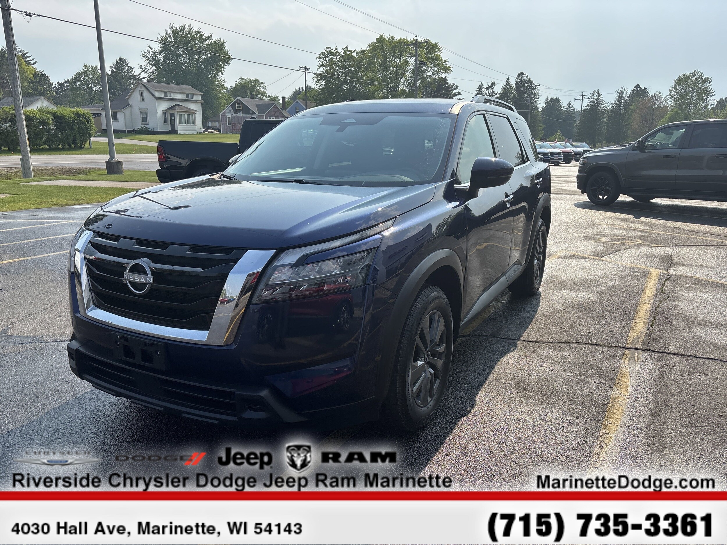 2024 Nissan Pathfinder SV photo 3