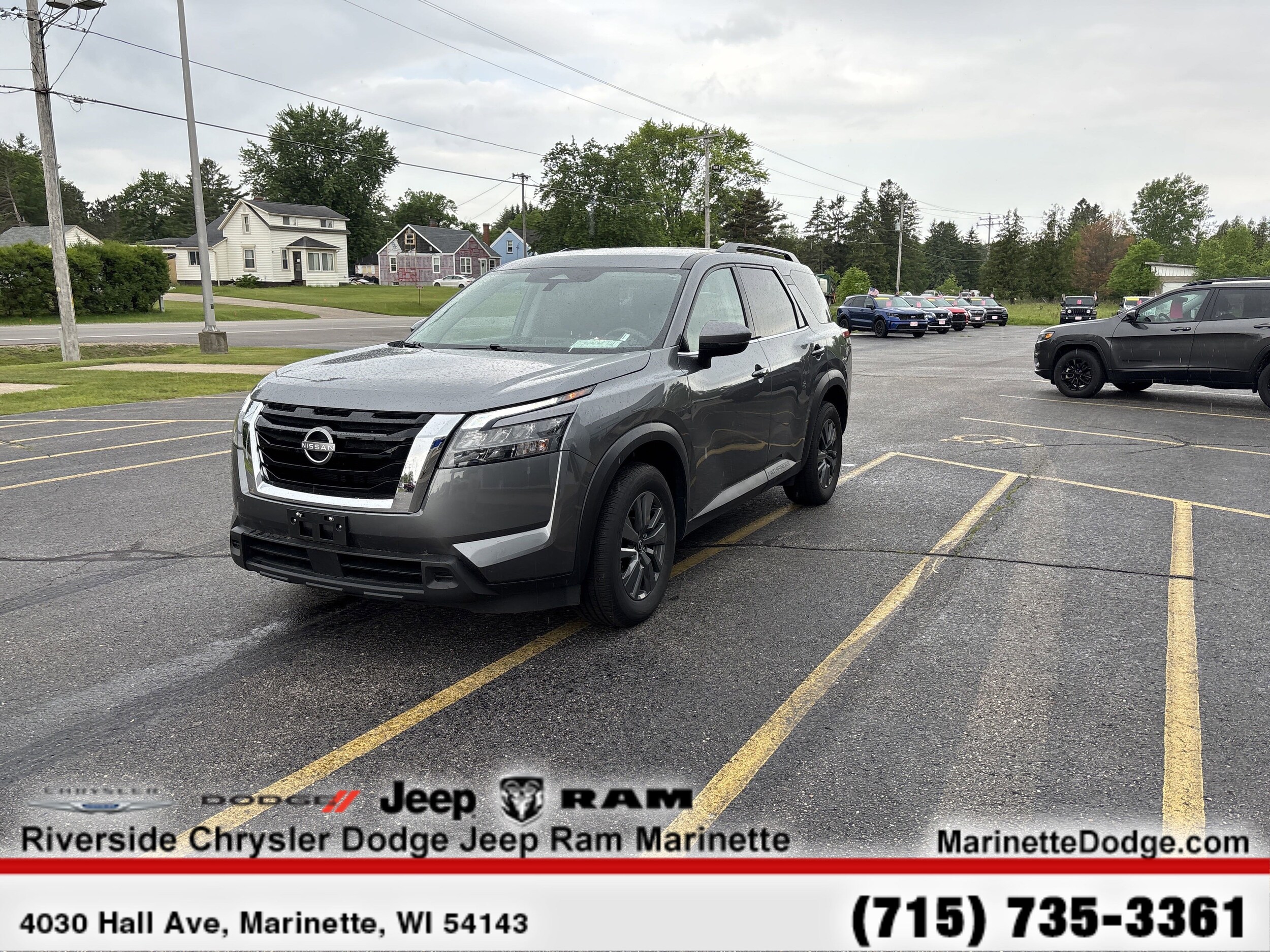 2024 Nissan Pathfinder SV photo 4