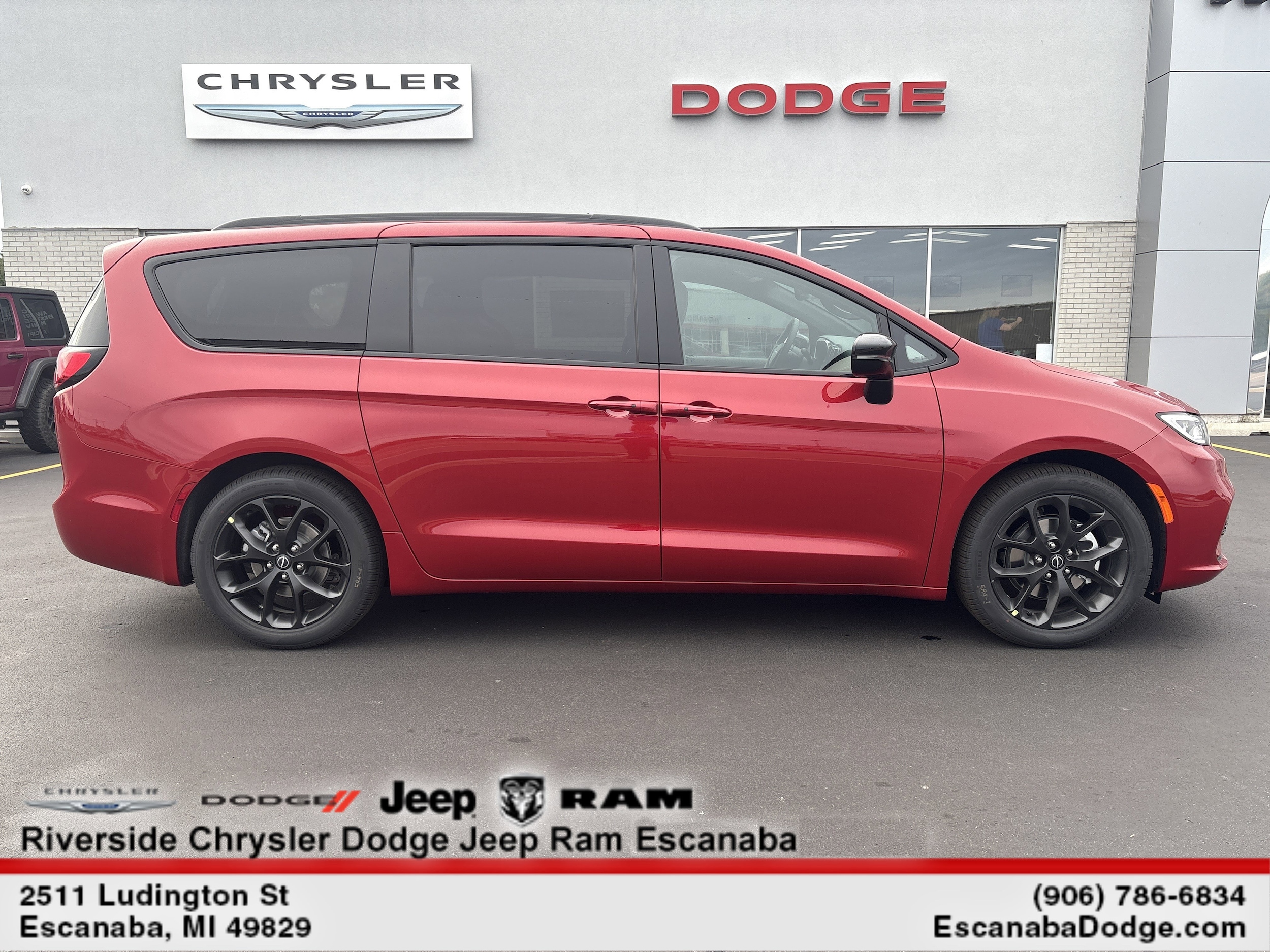 2026 Chrysler Pacifica Select - Photo 10