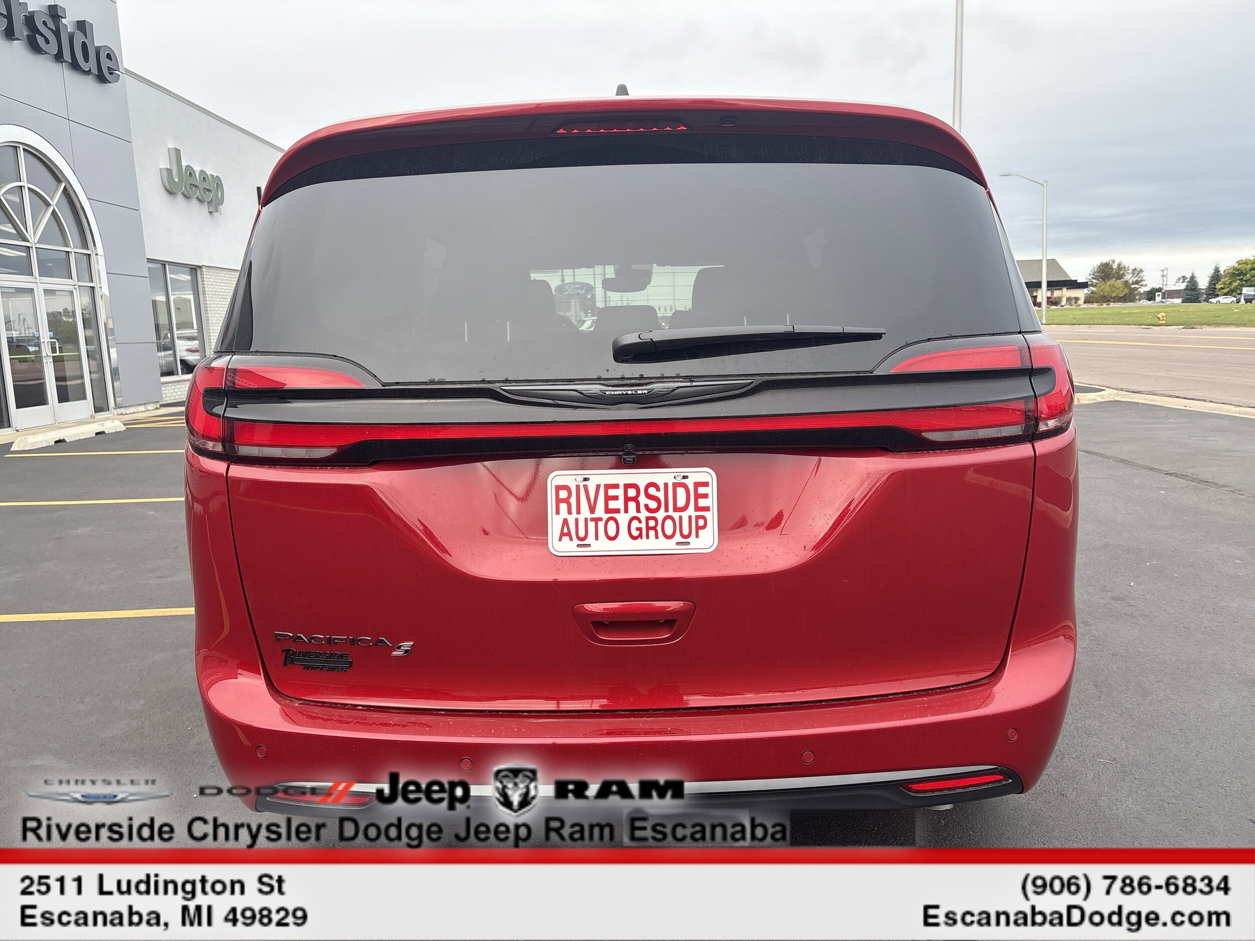 2026 Chrysler Pacifica Select - Photo 7