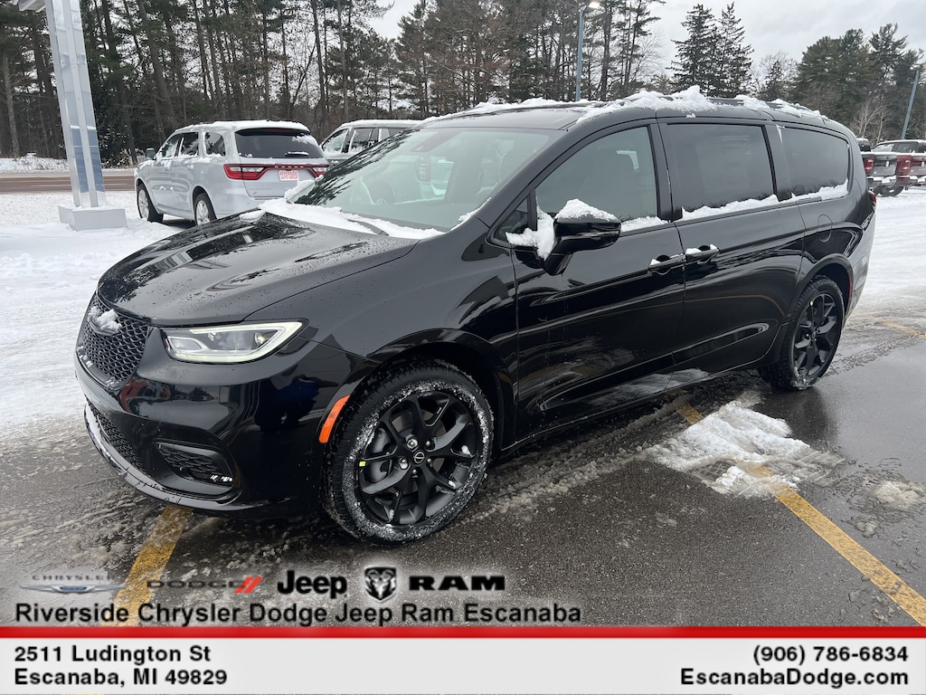 New 2026 Chrysler Pacifica Select Passenger Van