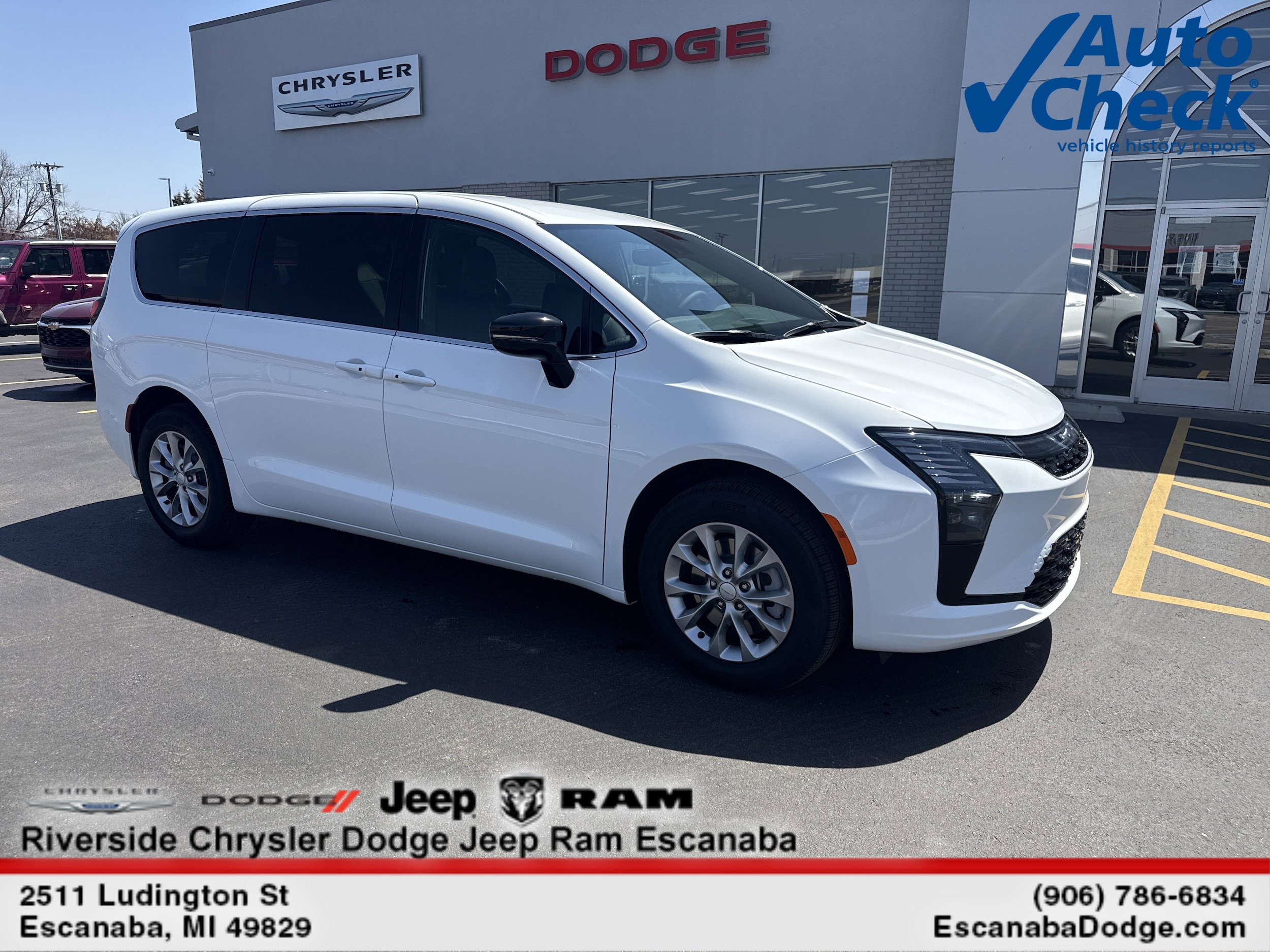 2027 Chrysler Pacifica Select AWD's photo