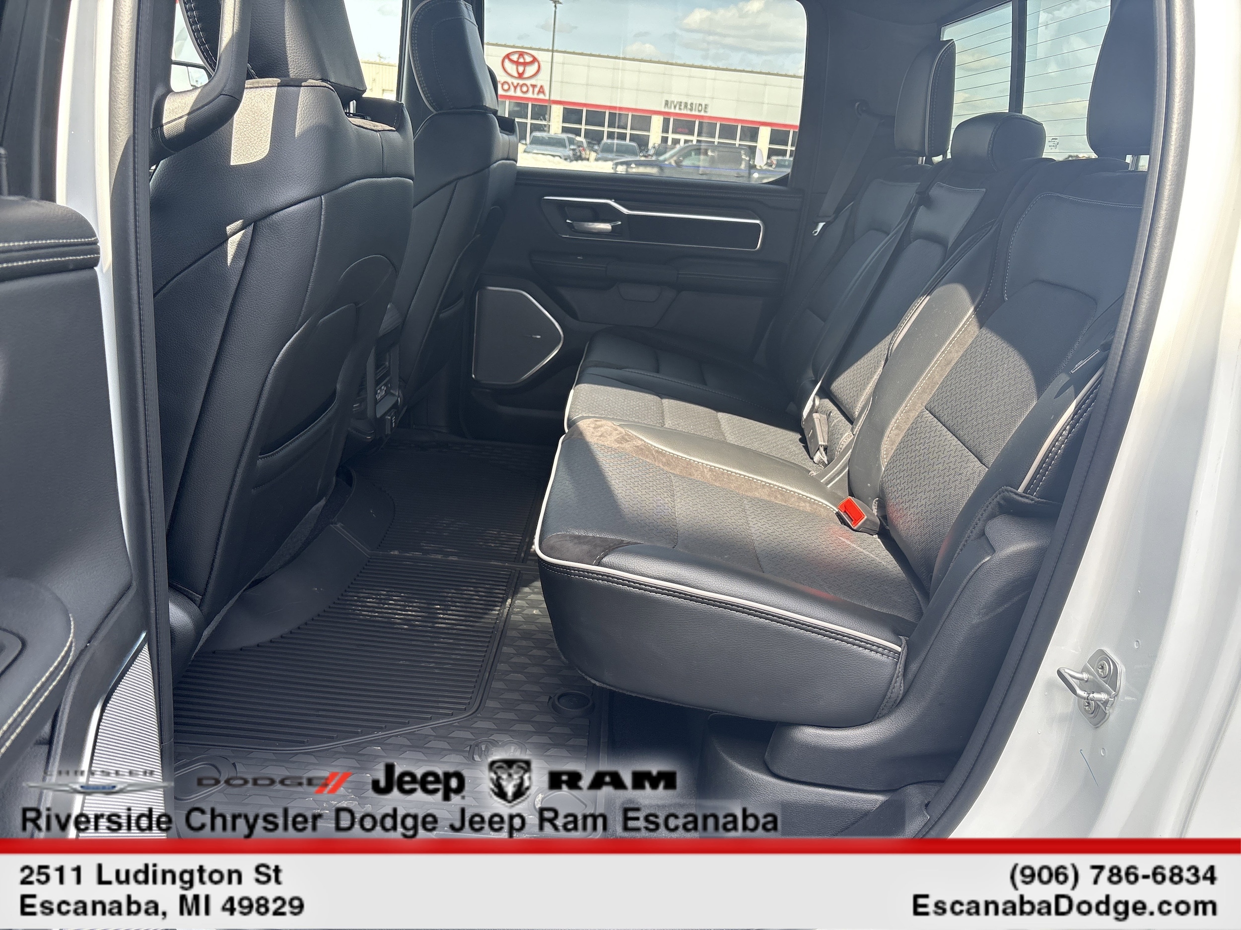 2026 RAM 1500 Laramie - Photo 25