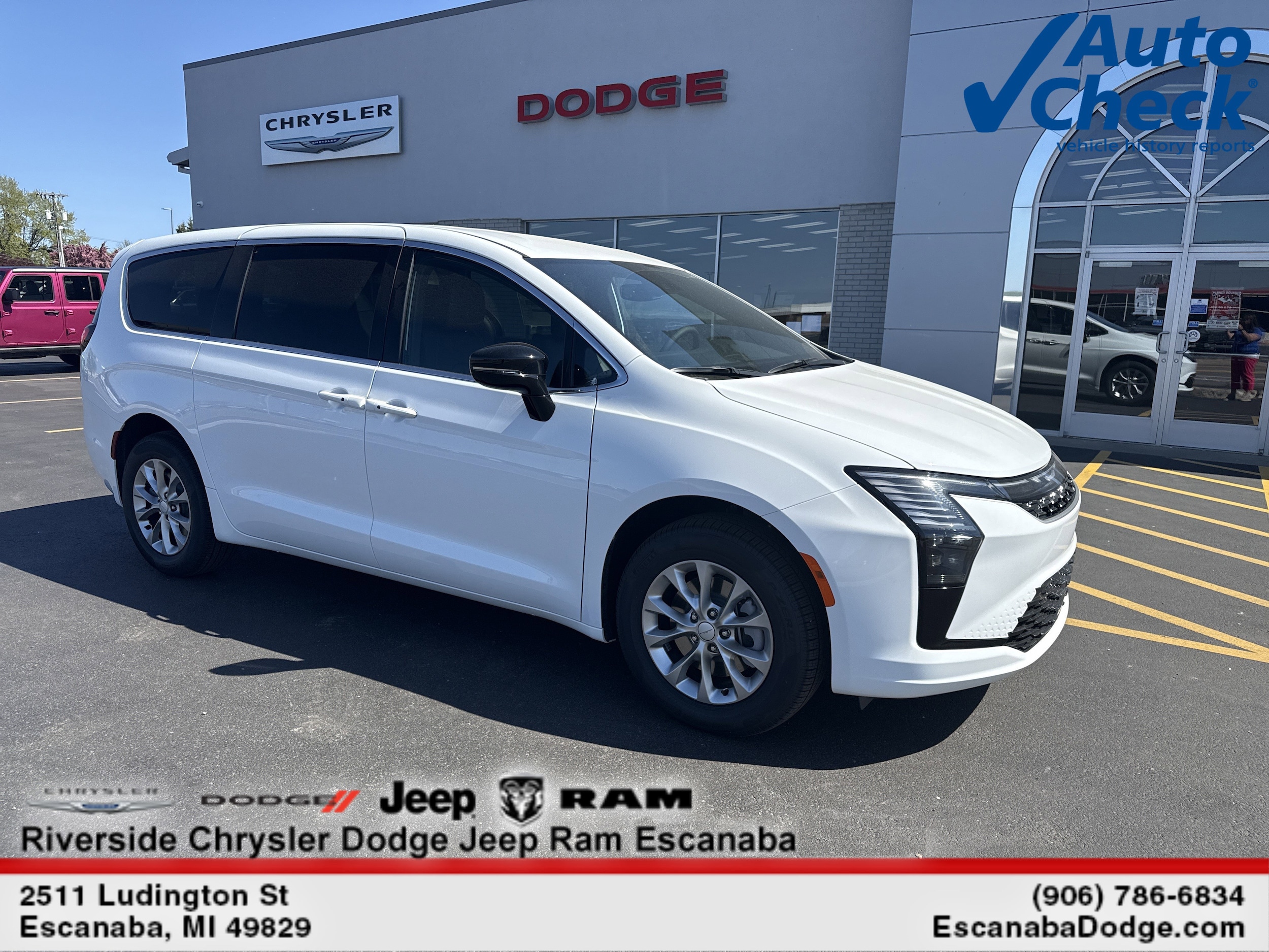 2027 Chrysler Pacifica Select AWD's photo
