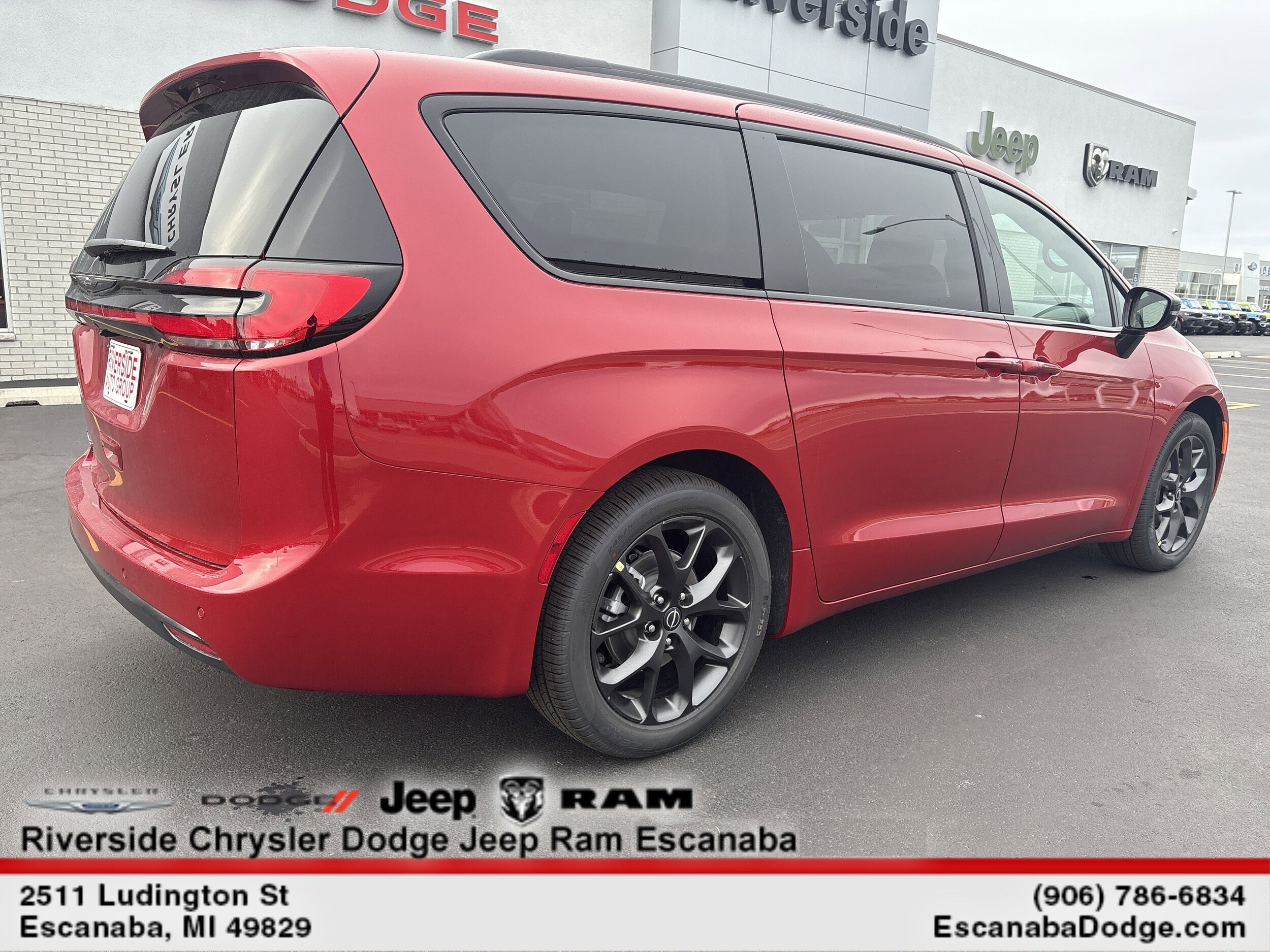 2026 Chrysler Pacifica Select - Photo 9