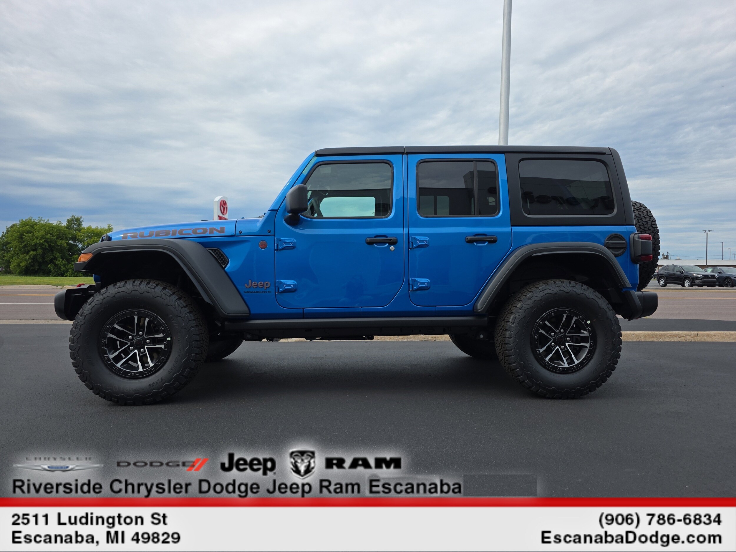 2025 Jeep Wrangler Rubicon photo 2