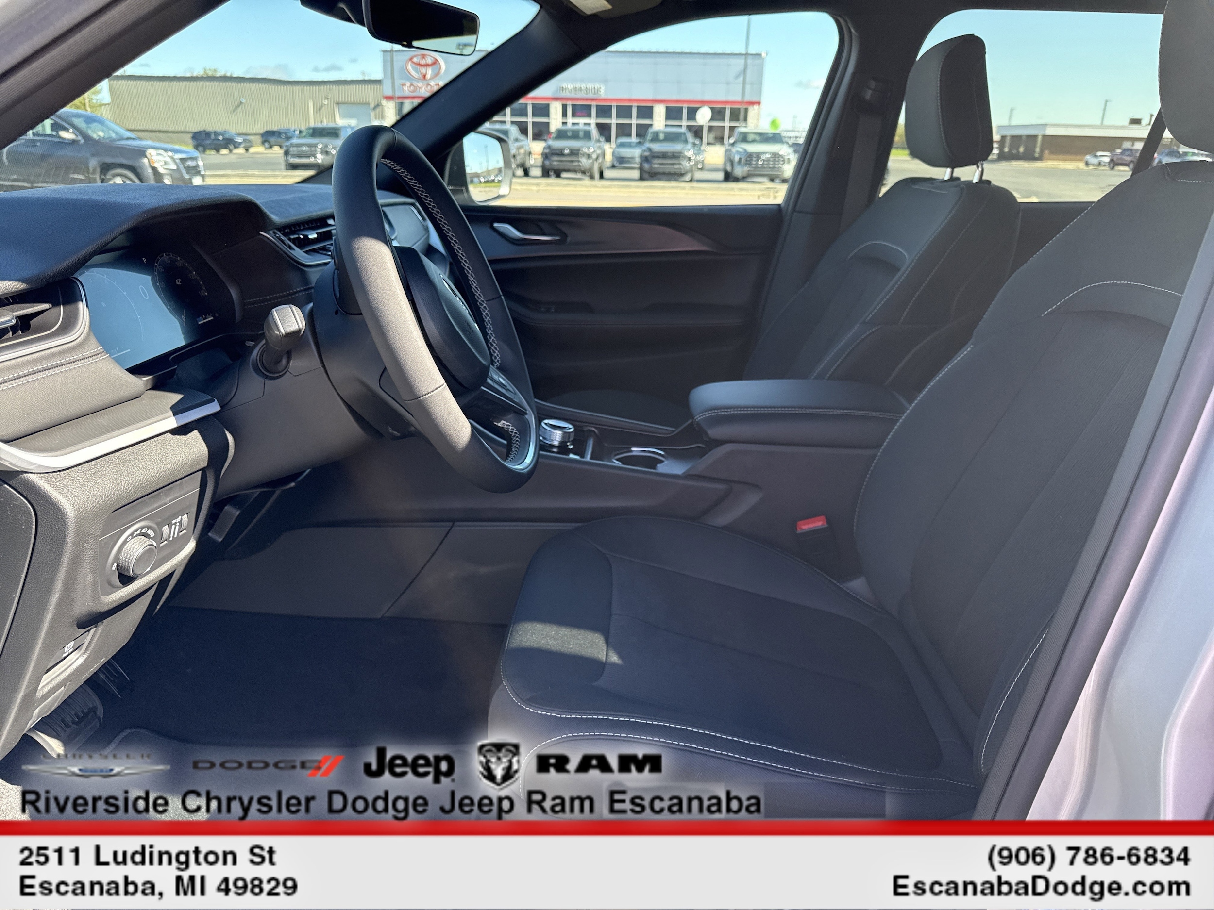 2026 Jeep Grand Cherokee Laredo - Photo 15