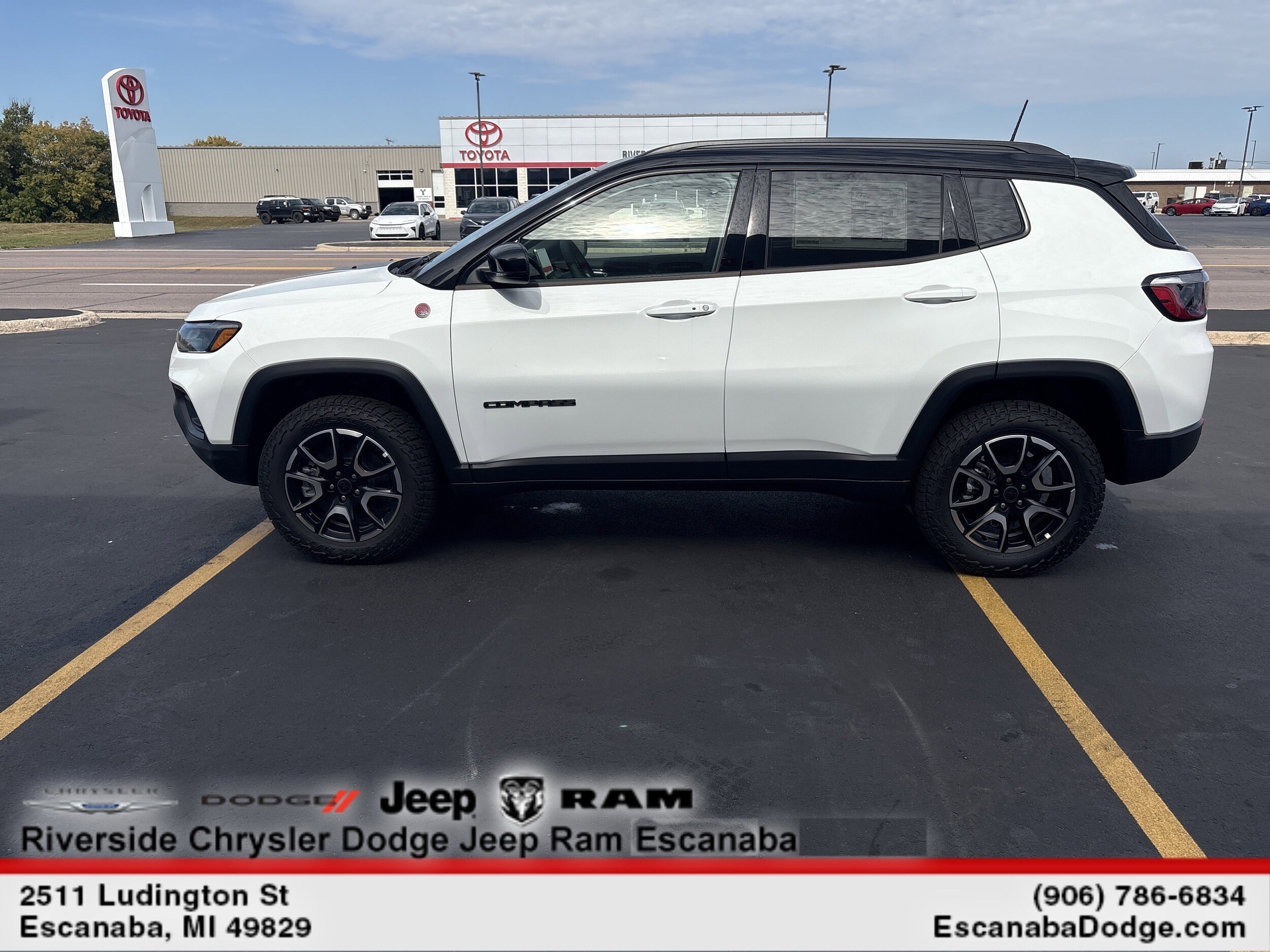 2025 Jeep Compass Trailhawk Sport photo 4