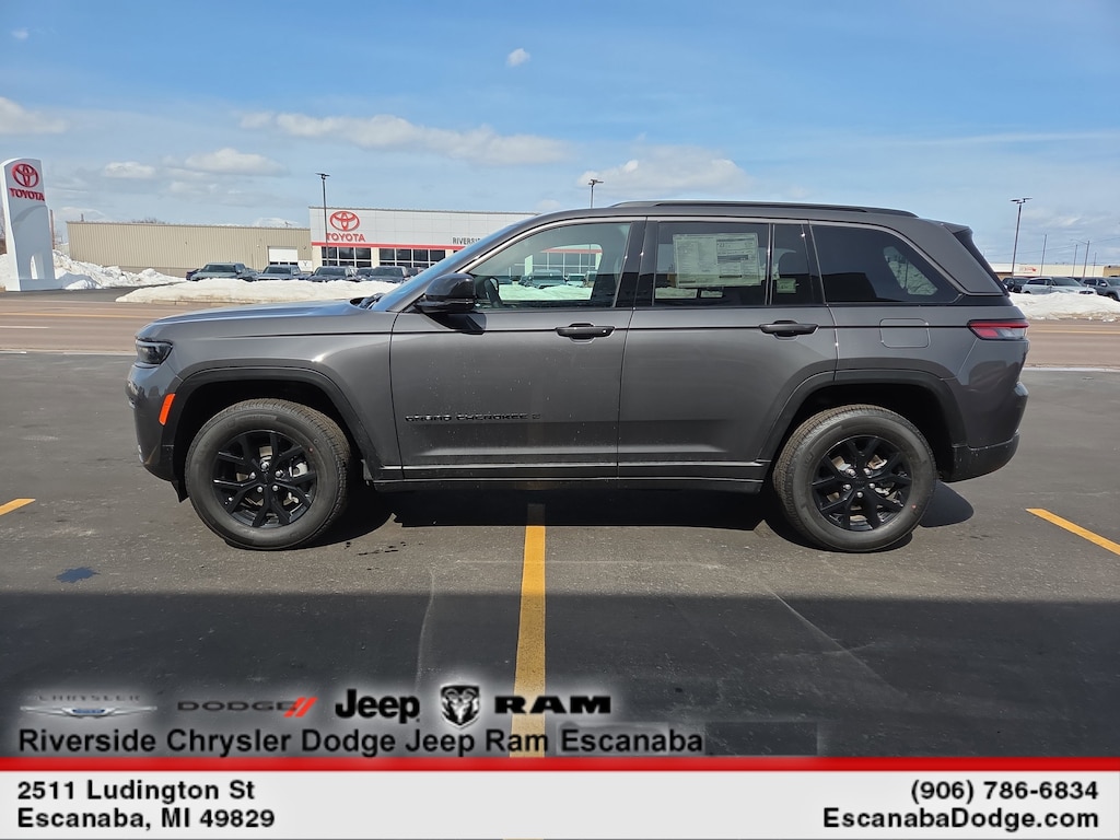 New 2026 Jeep Grand Cherokee Laredo Altitude Sport Utility