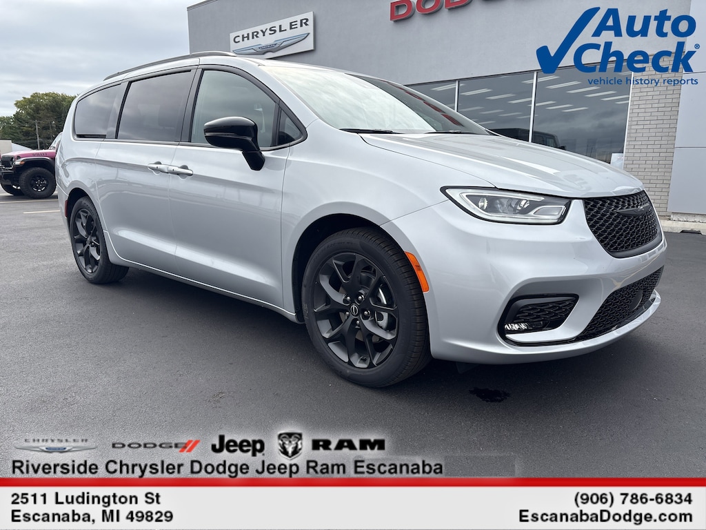 New 2026 Chrysler Pacifica Select Passenger Van