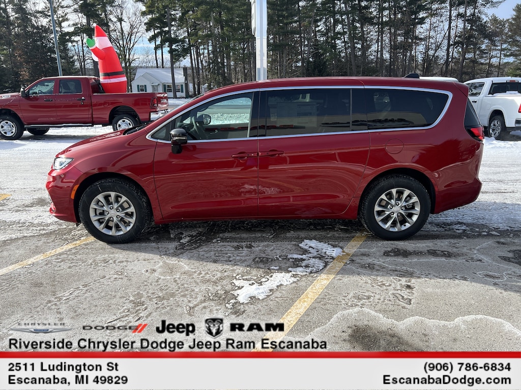 New 2026 Chrysler Pacifica Select Passenger Van