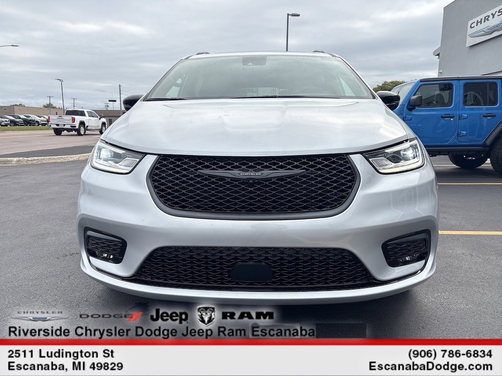 New 2026 Chrysler Pacifica Select Passenger Van