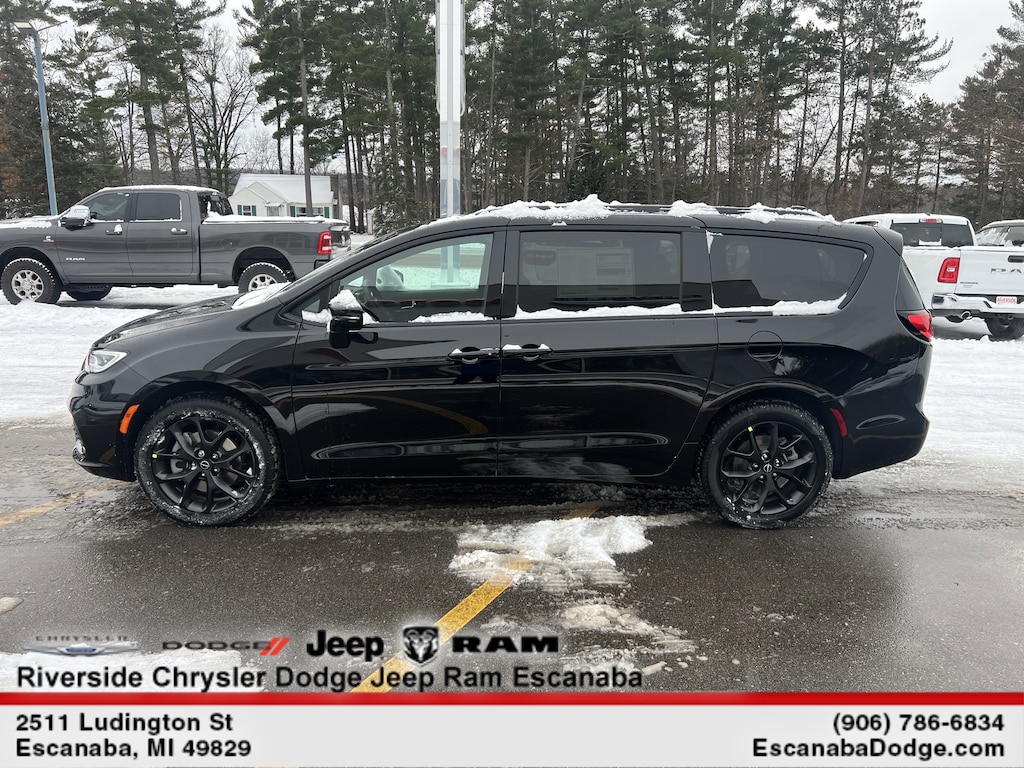 New 2026 Chrysler Pacifica Select Passenger Van