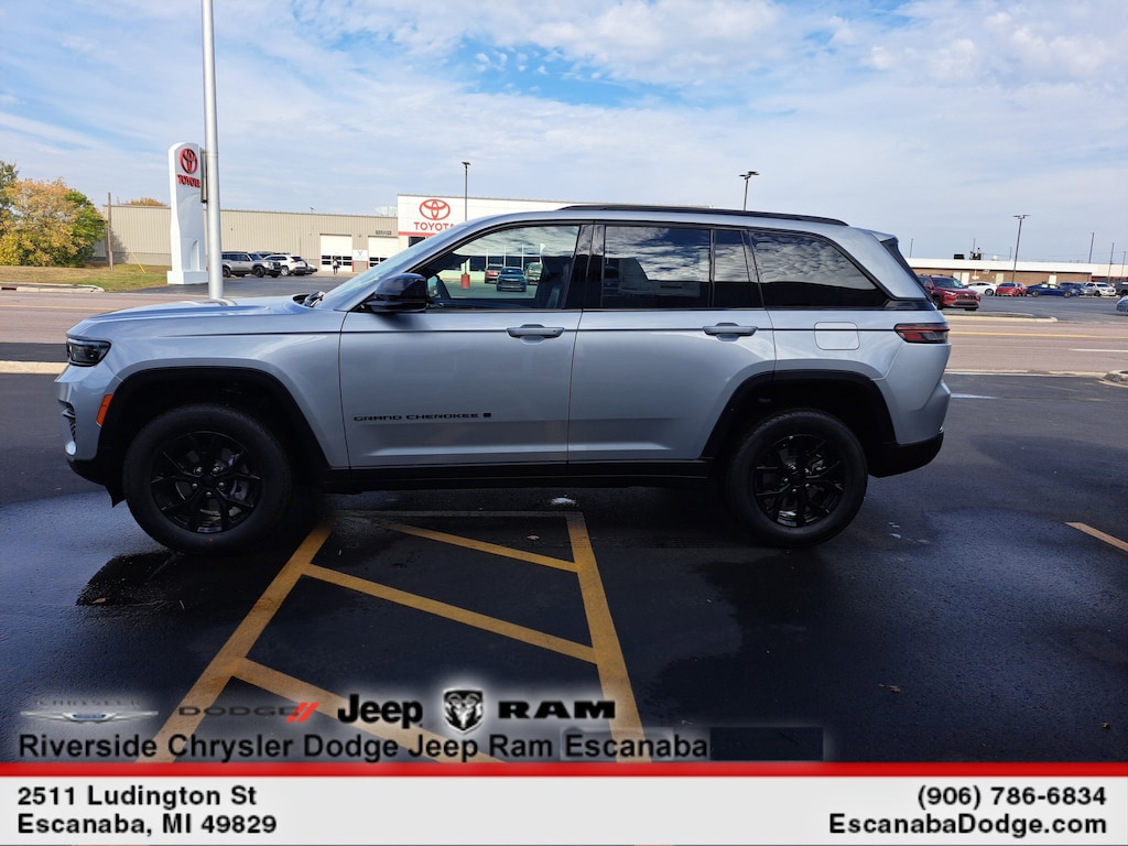 New 2025 Jeep Grand Cherokee ALTITUDE X 4X4 Sport Utility