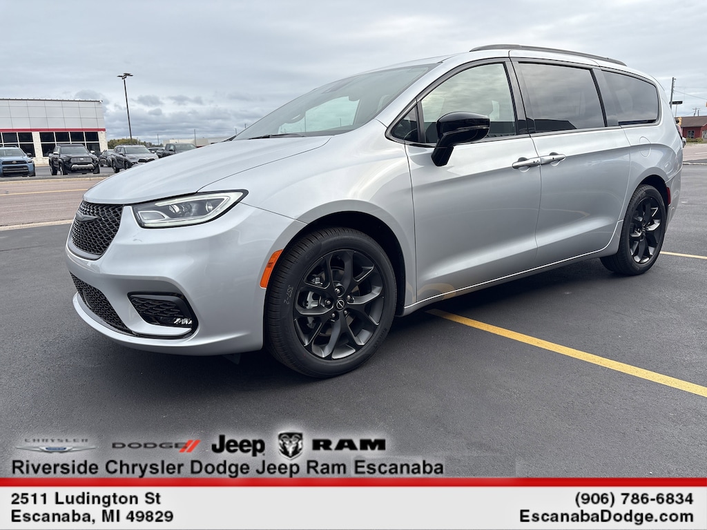 New 2026 Chrysler Pacifica Select Passenger Van