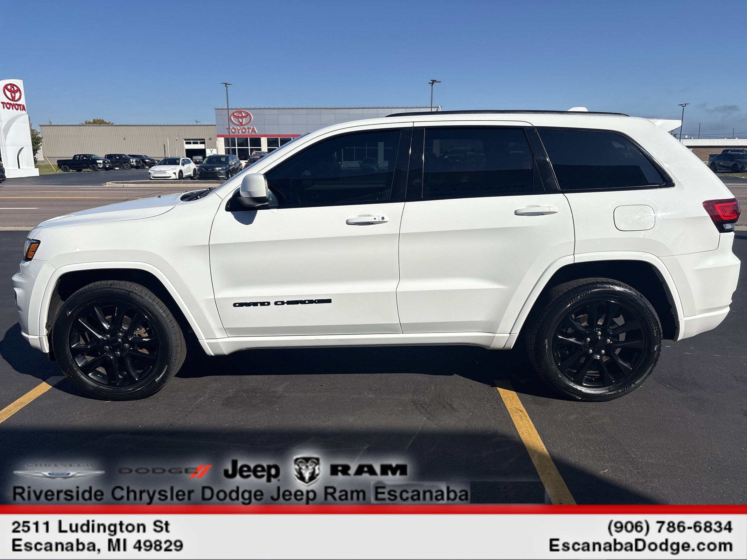 2018 Jeep Grand Cherokee Laredo photo 3