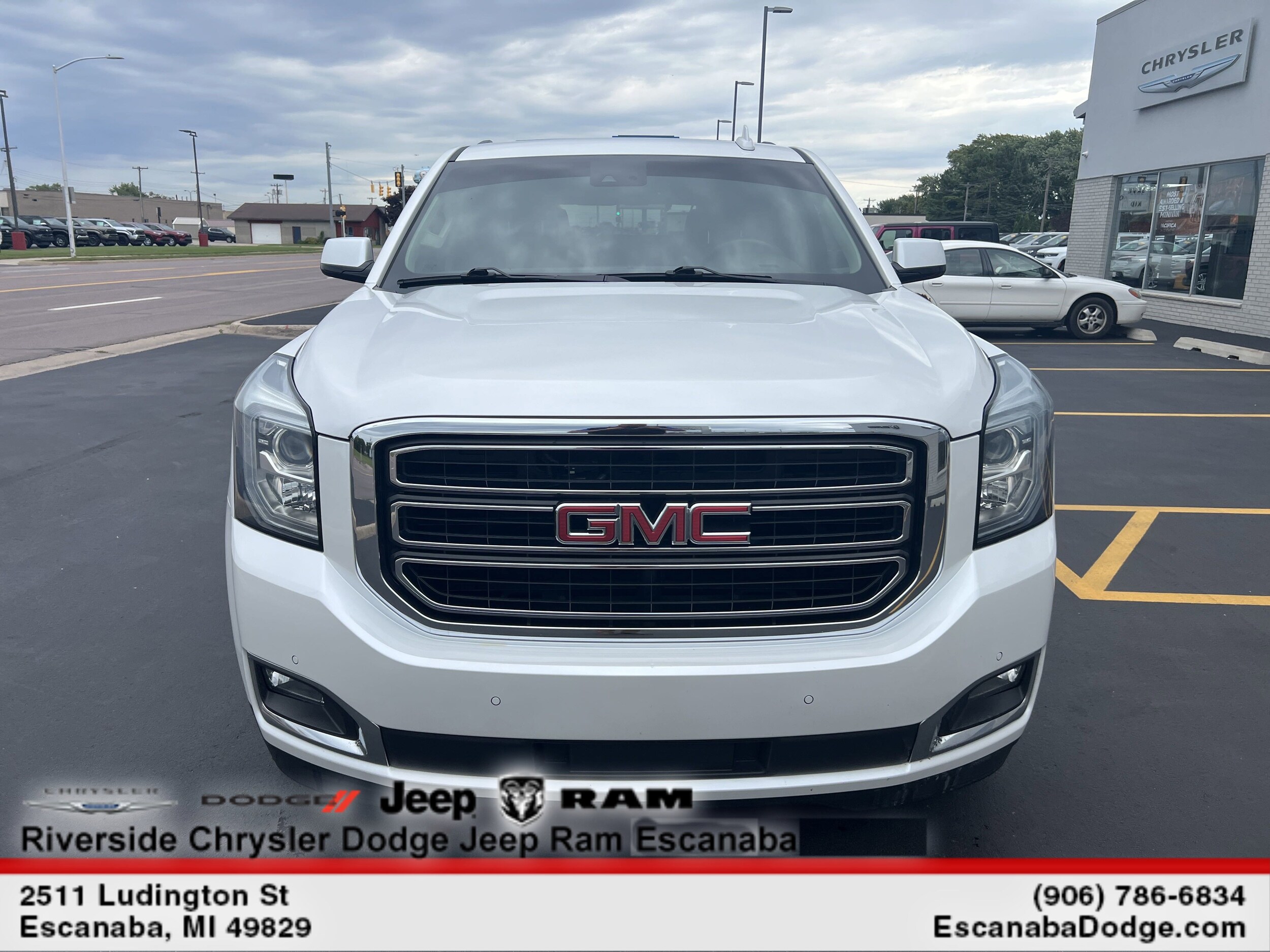 2018 Gmc Yukon SLT photo 2