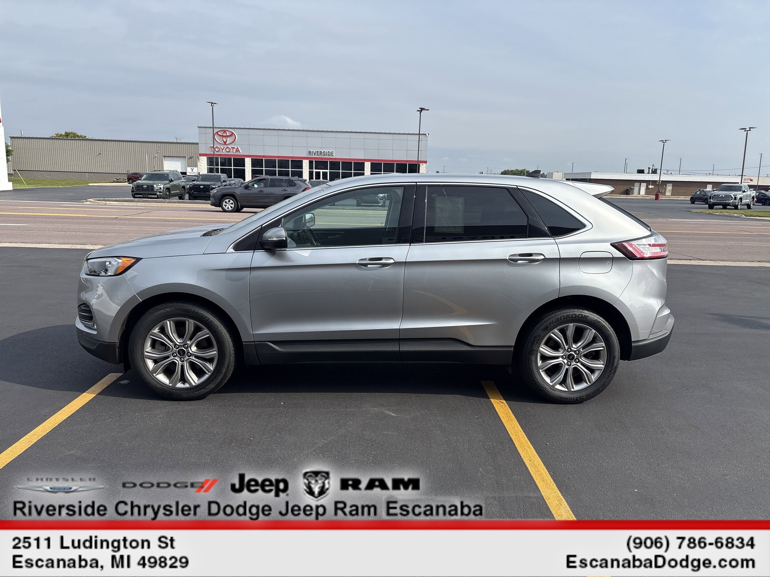 2024 Ford Edge Titanium photo 4