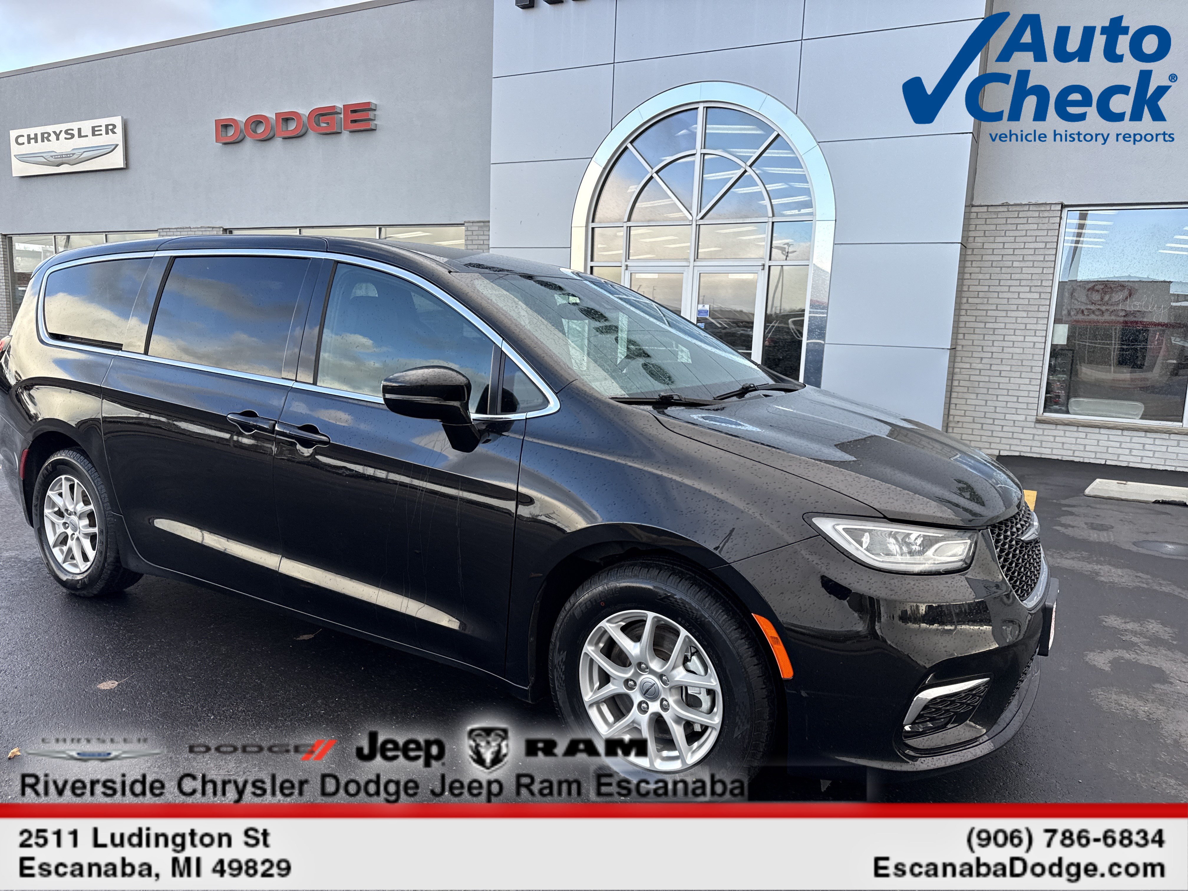 2025 Chrysler Pacifica Select
