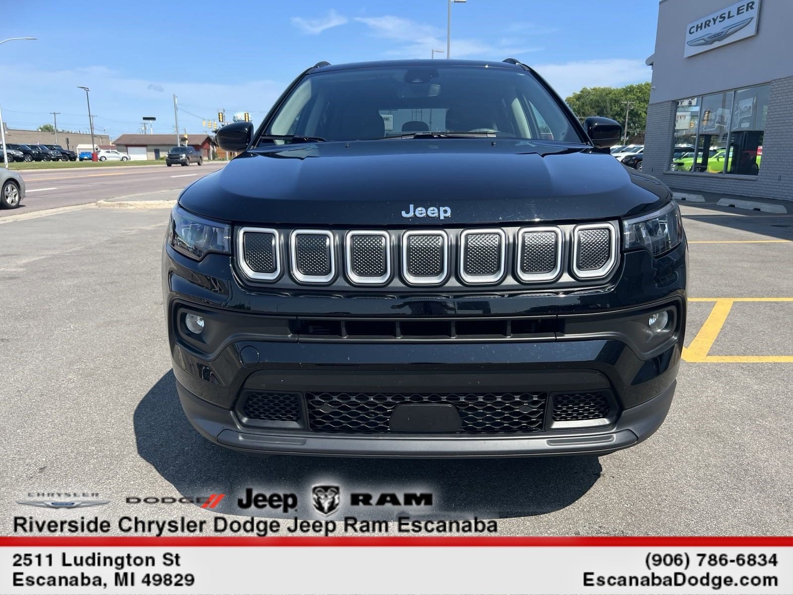 Used 2022 Jeep Compass Latitude Lux with VIN 3C4NJDFB4NT168057 for sale in Escanaba, MI