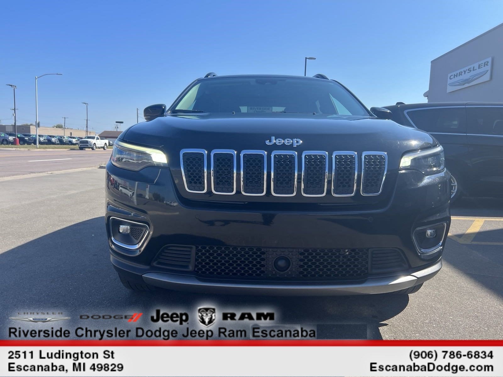 Used 2022 Jeep Cherokee Limited with VIN 1C4PJMDX4ND508255 for sale in Escanaba, MI