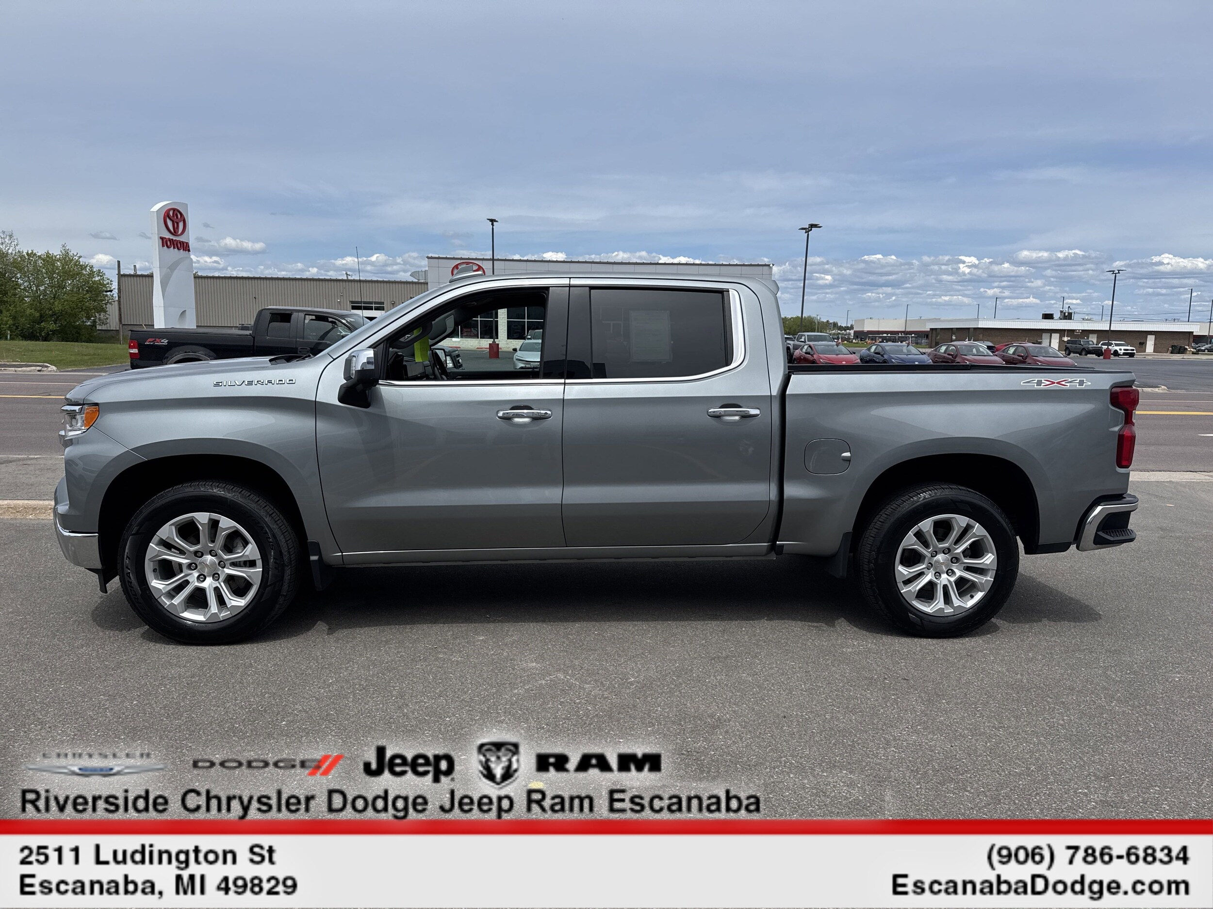2023 Chevrolet Silverado 1500 LTZ photo 4