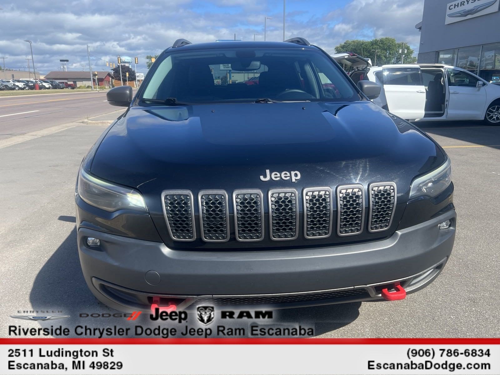 Certified 2020 Jeep Cherokee Trailhawk with VIN 1C4PJMBX5LD532516 for sale in Escanaba, MI