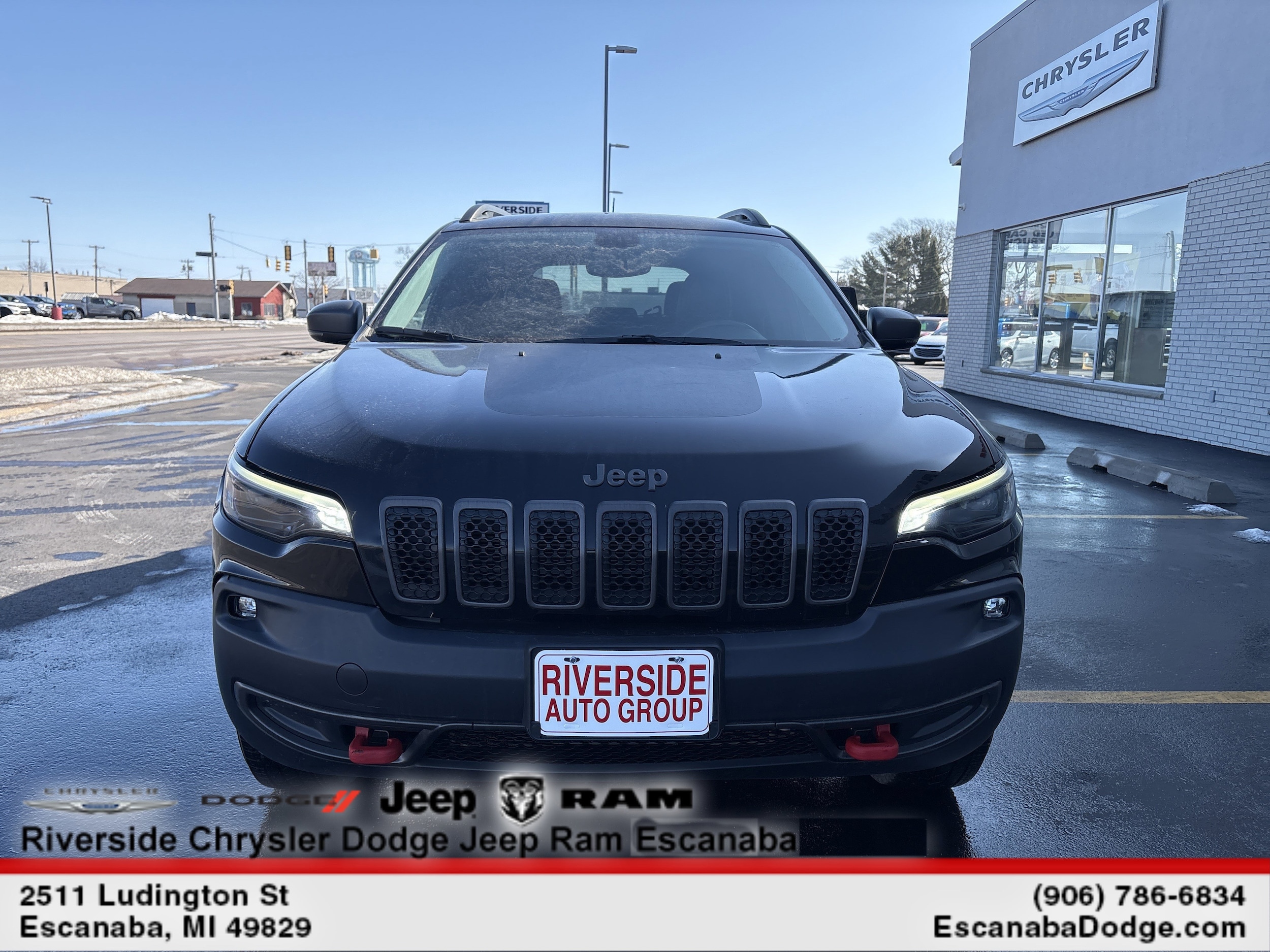 Certified 2019 Jeep Cherokee Trailhawk with VIN 1C4PJMBXXKD277392 for sale in Escanaba, MI