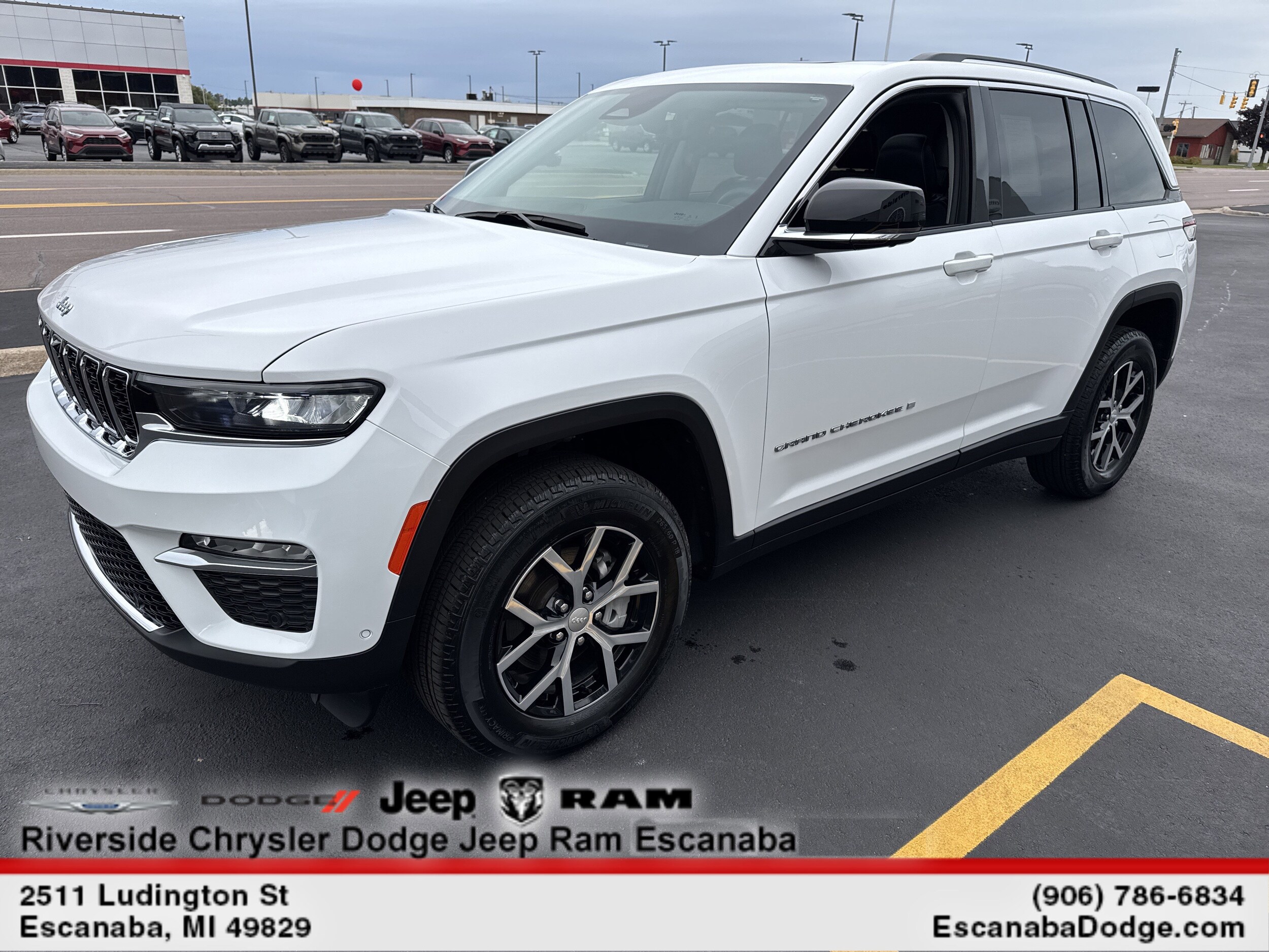 2024 Jeep Grand Cherokee Limited photo 2