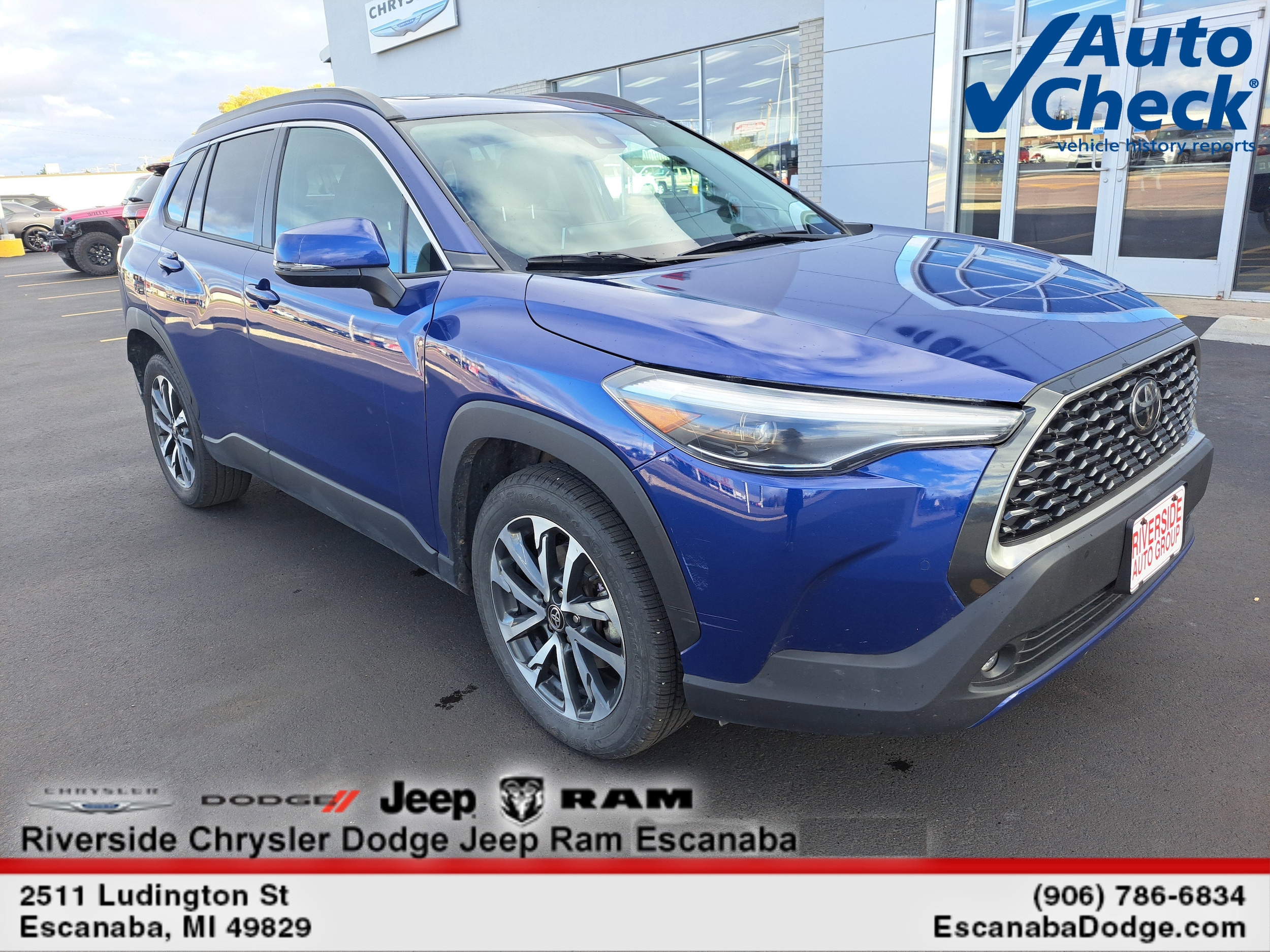 2022 Toyota Corolla Cross XLE's photo