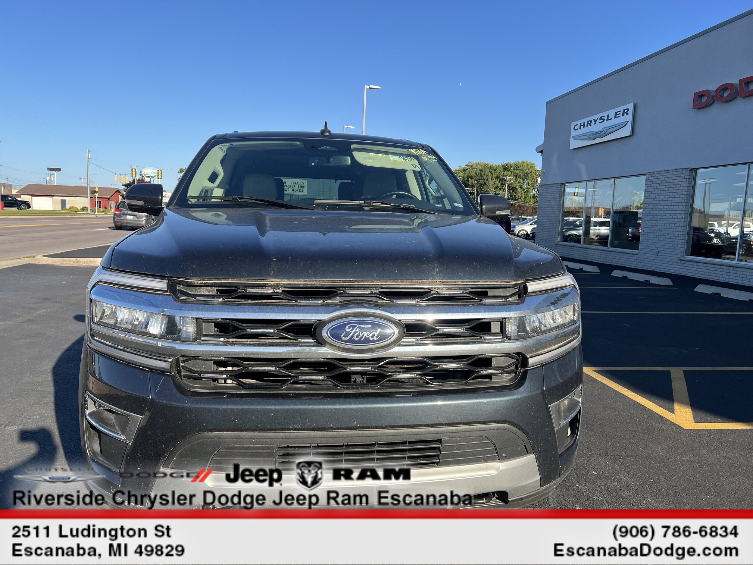 2023 Ford Expedition Limited photo 2