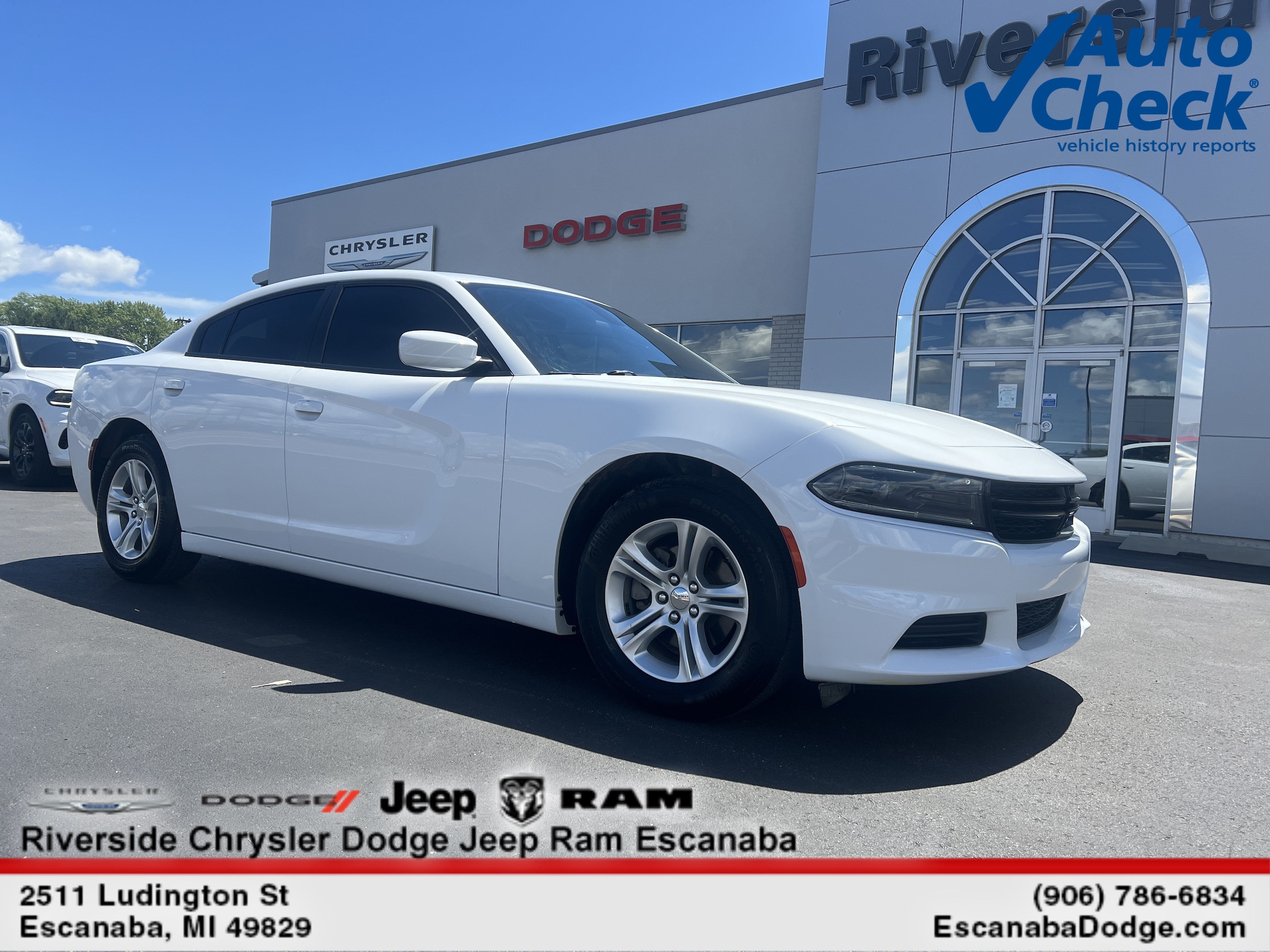 Certified 2022 Dodge Charger SXT with VIN 2C3CDXBG5NH258980 for sale in Escanaba, MI