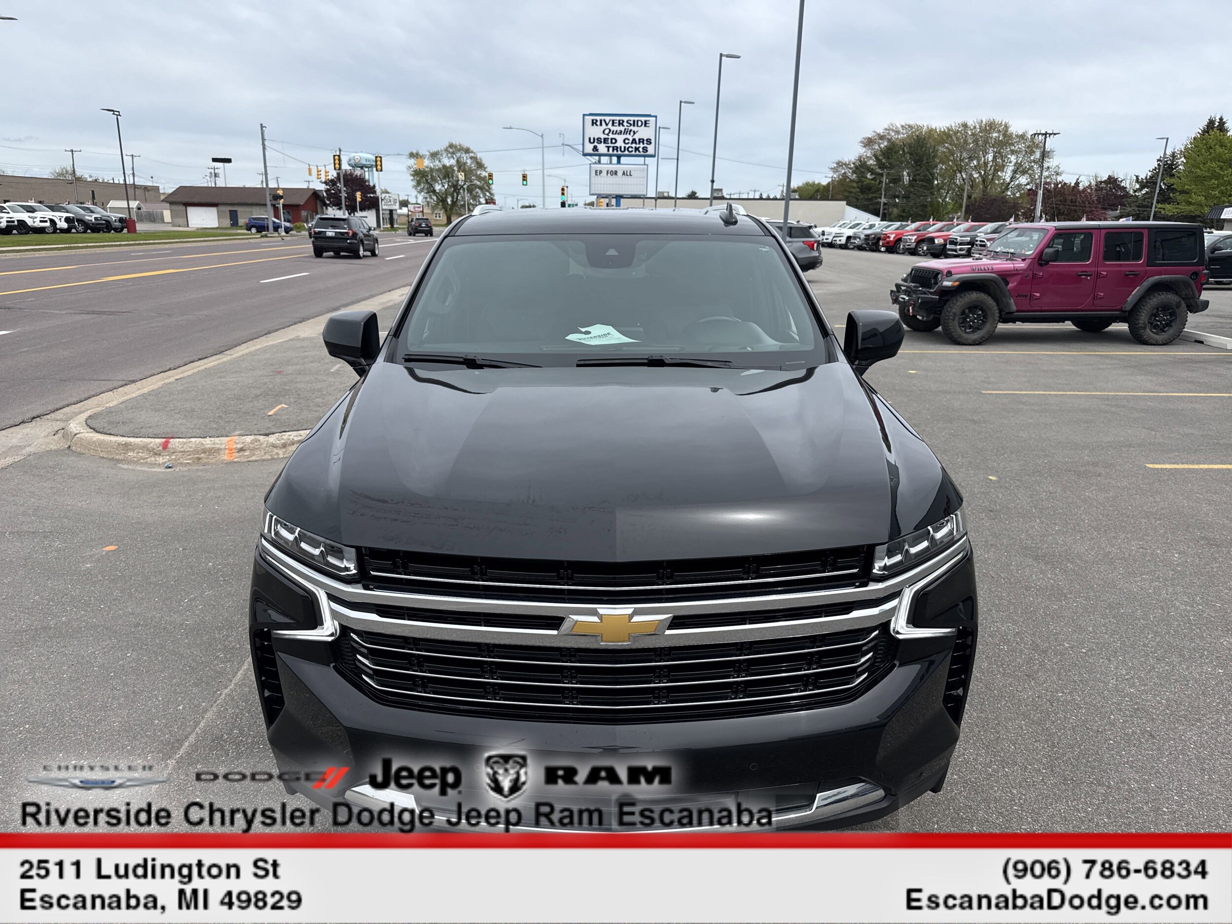 2023 Chevrolet Tahoe LT photo 2