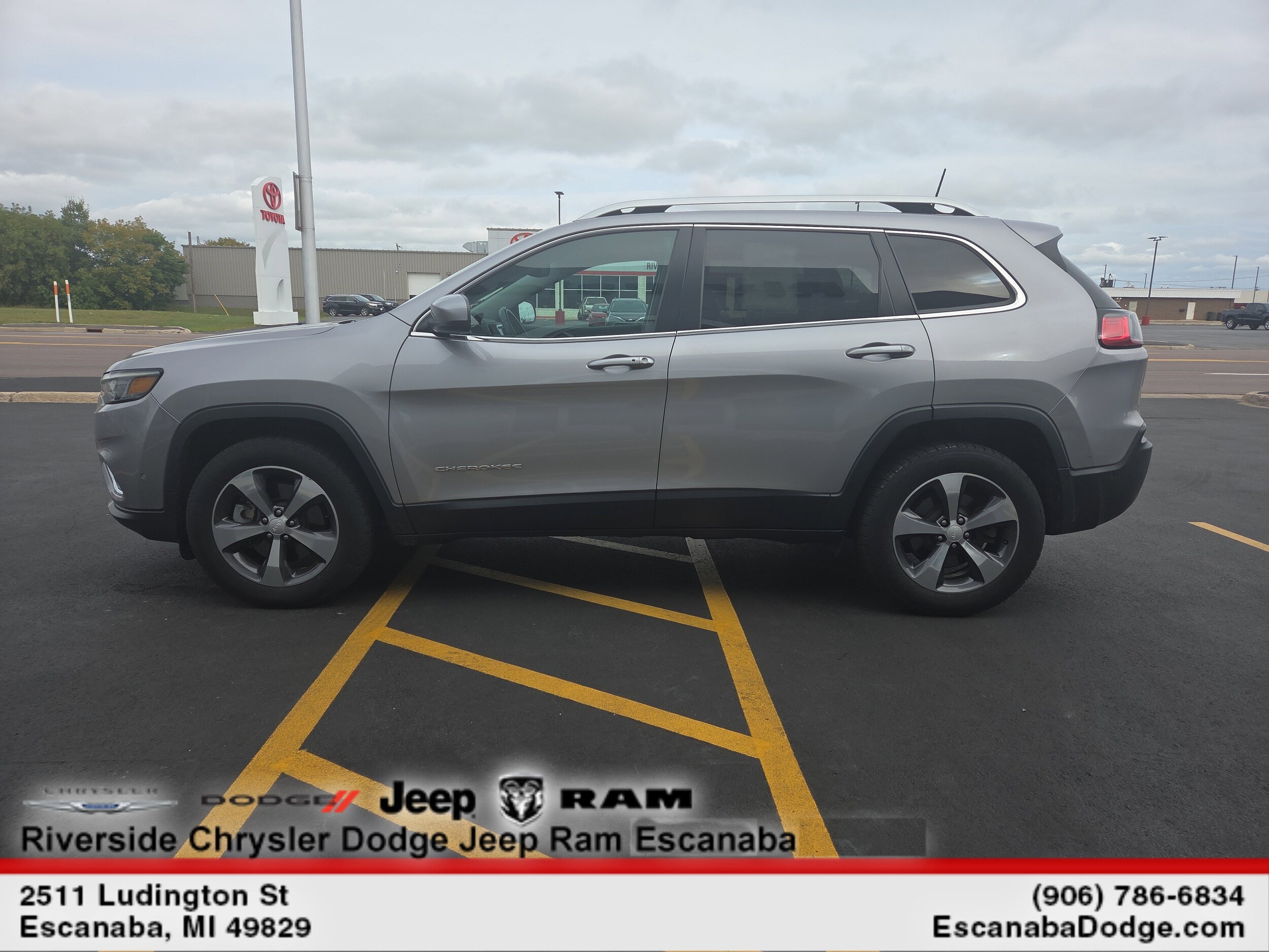 2019 Jeep Cherokee Limited photo 3